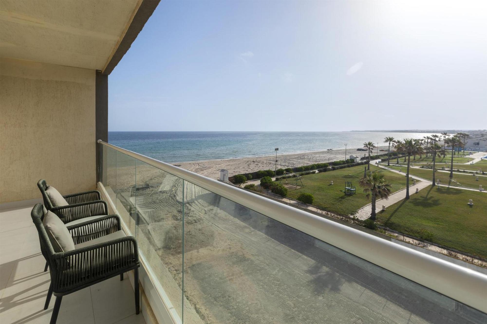 Deluxe Double Room with Two Double Beds - Partial Sea View