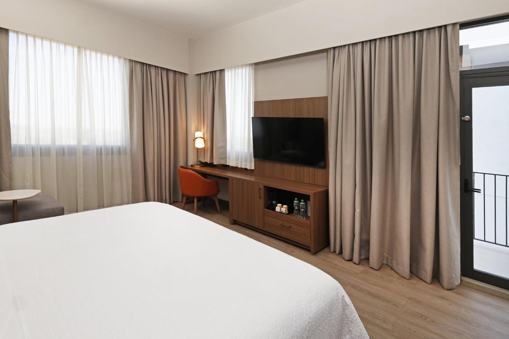 Standard King Room Balcony