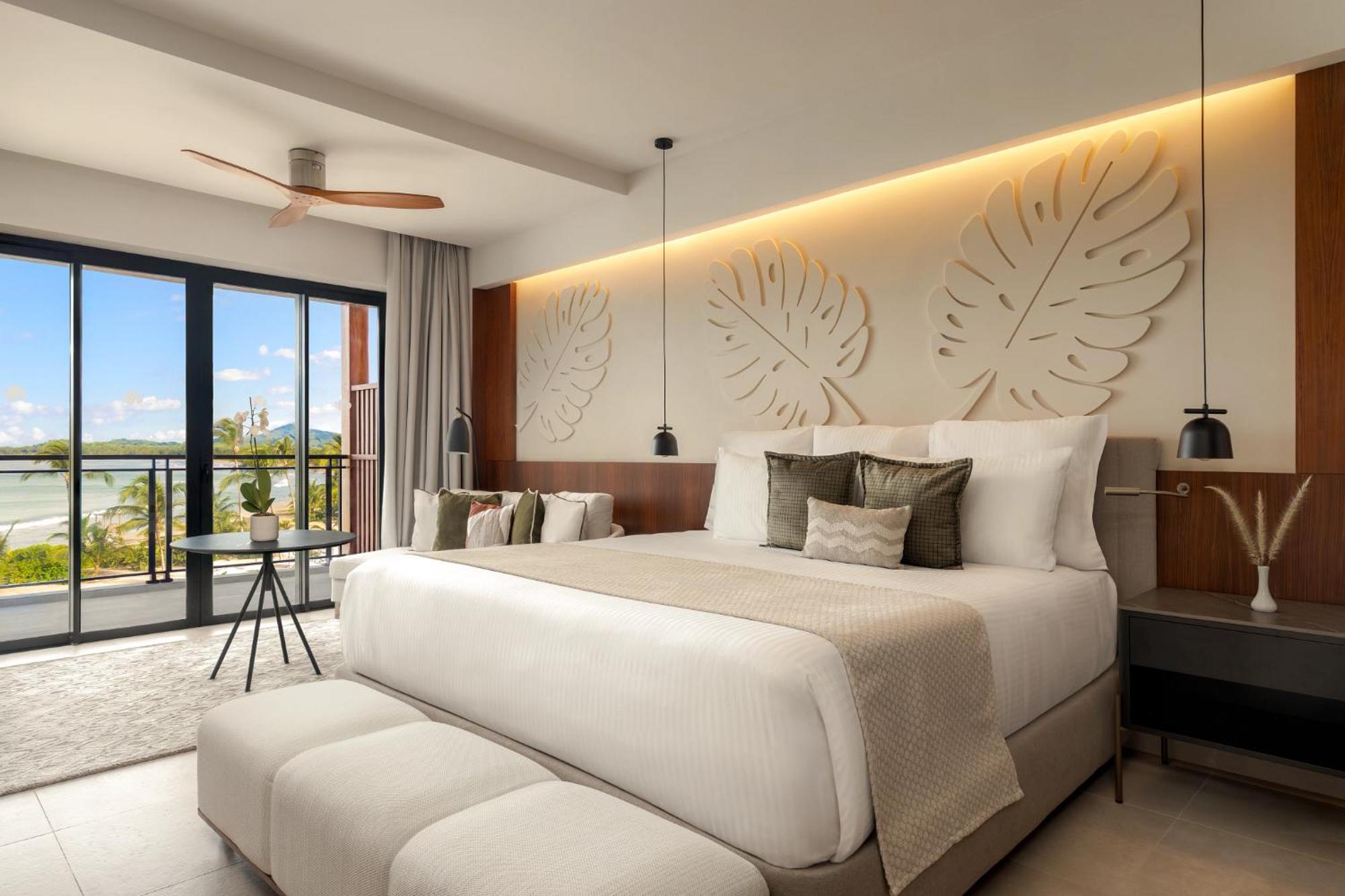 Junior Suite Ocean View King Bed