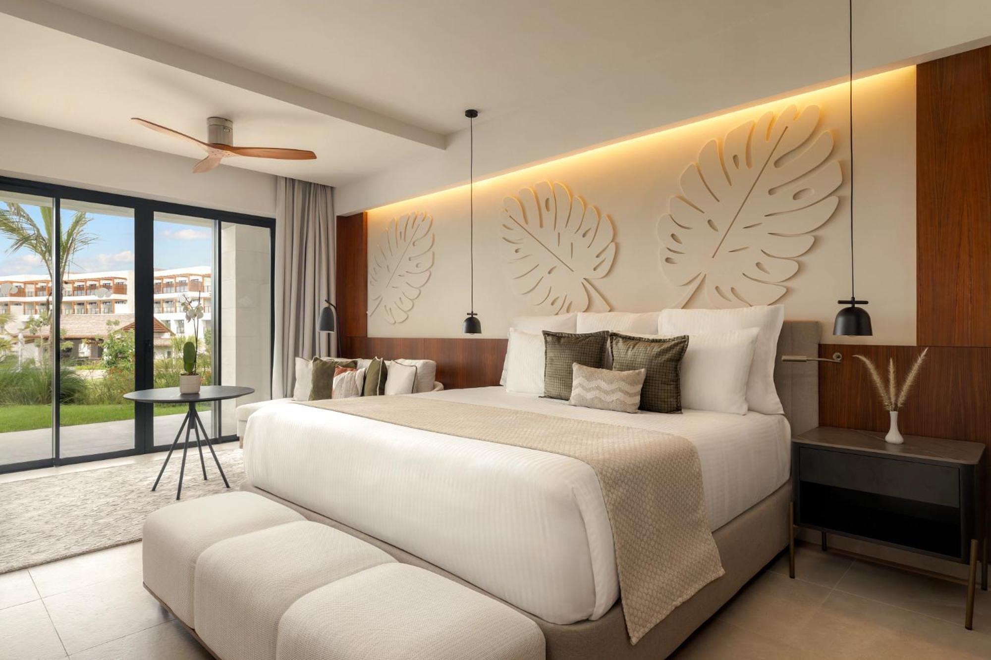 Junior Suite Tropical View King Bed 