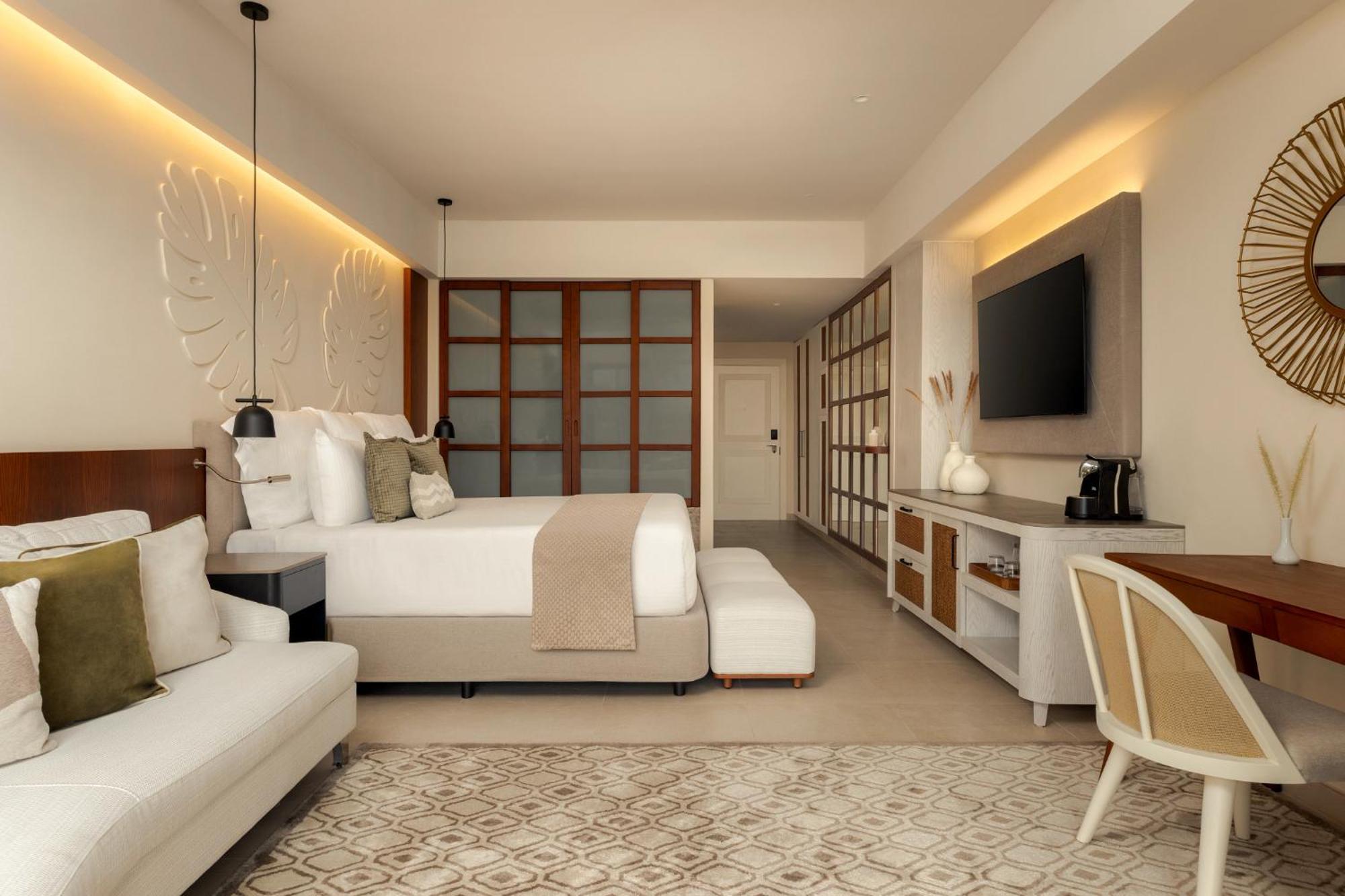 Junior Suite Tropical View King Bed 