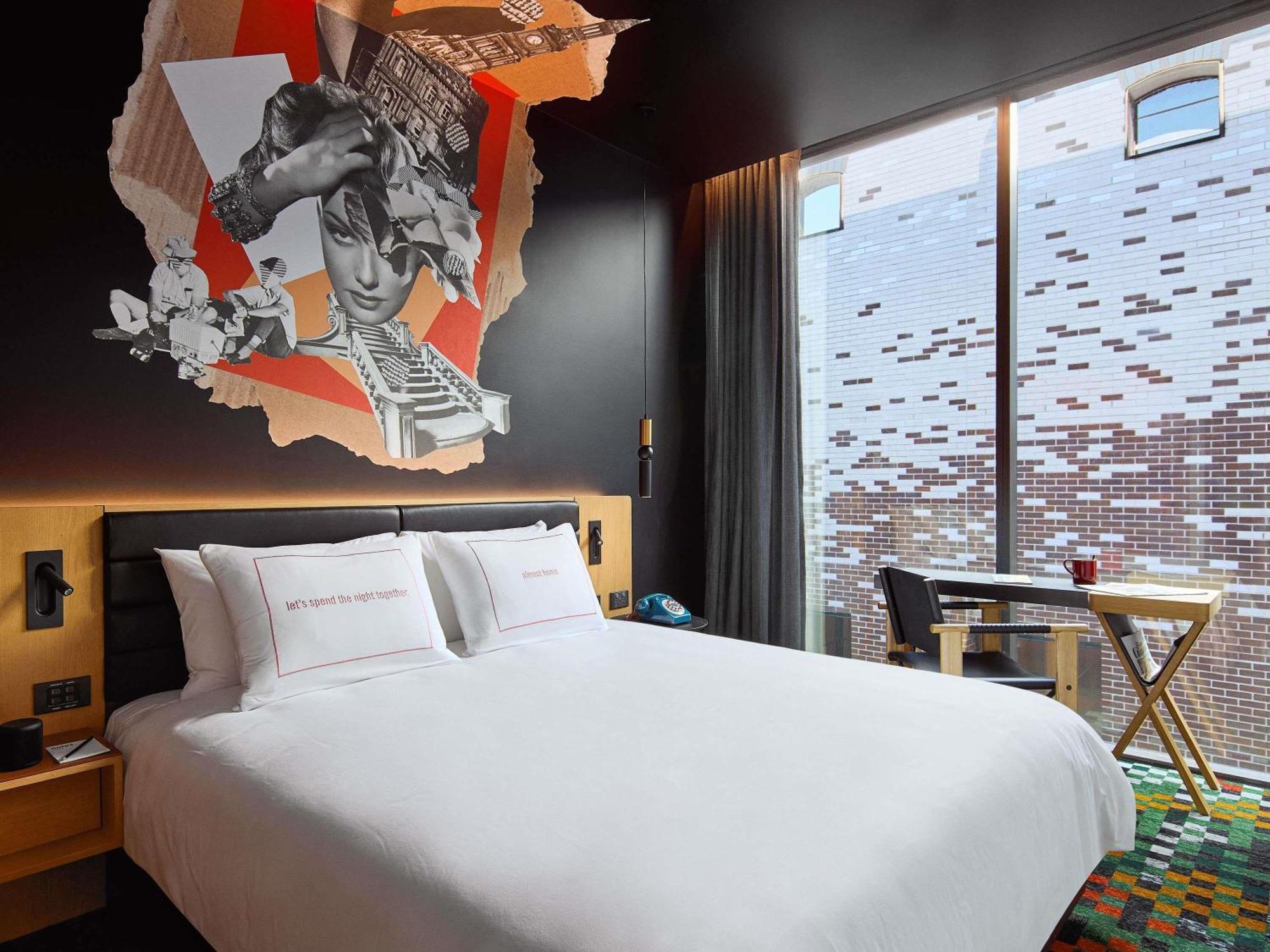 Medium King Room