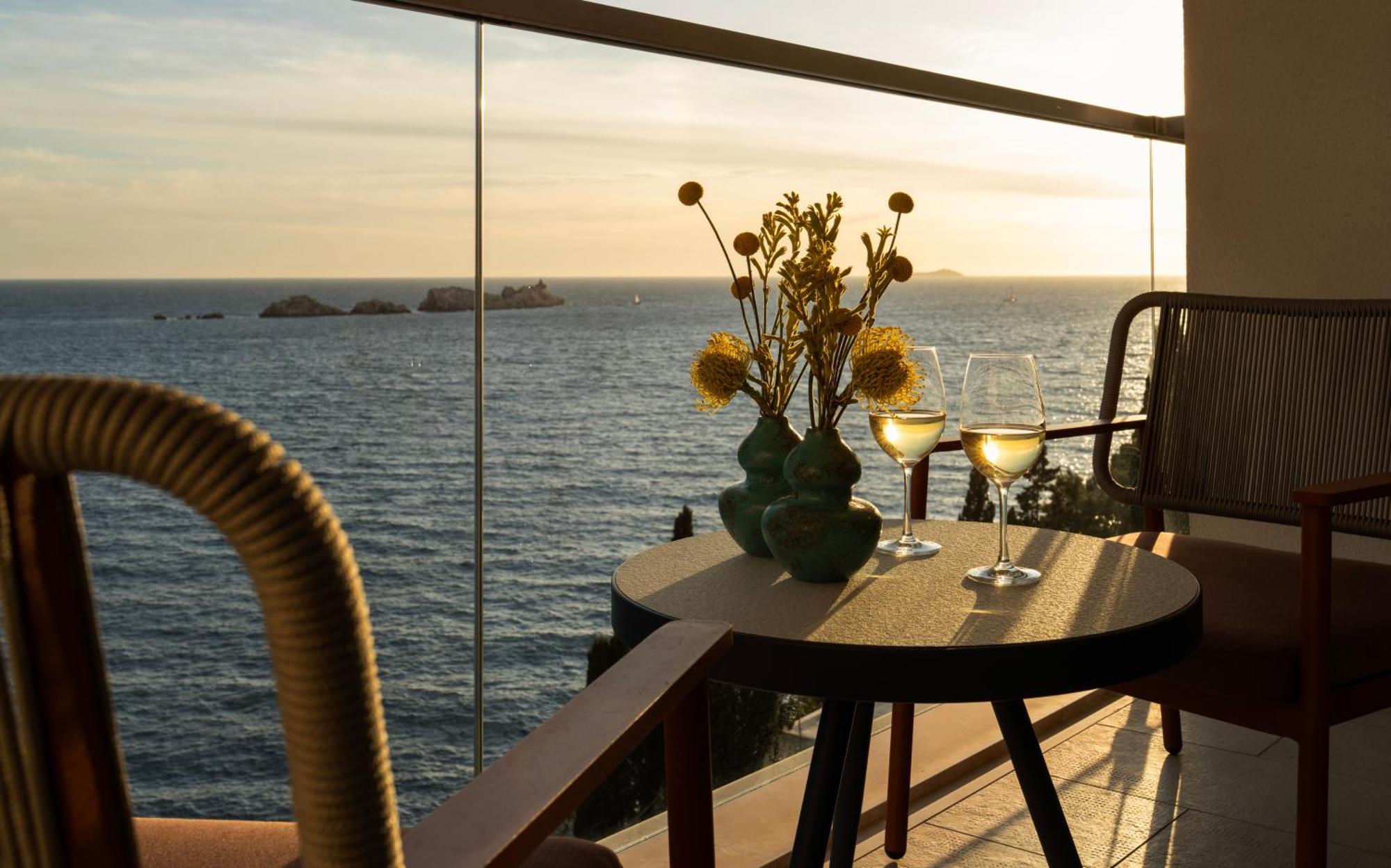 Double or Twin Room Balcony Sea View
