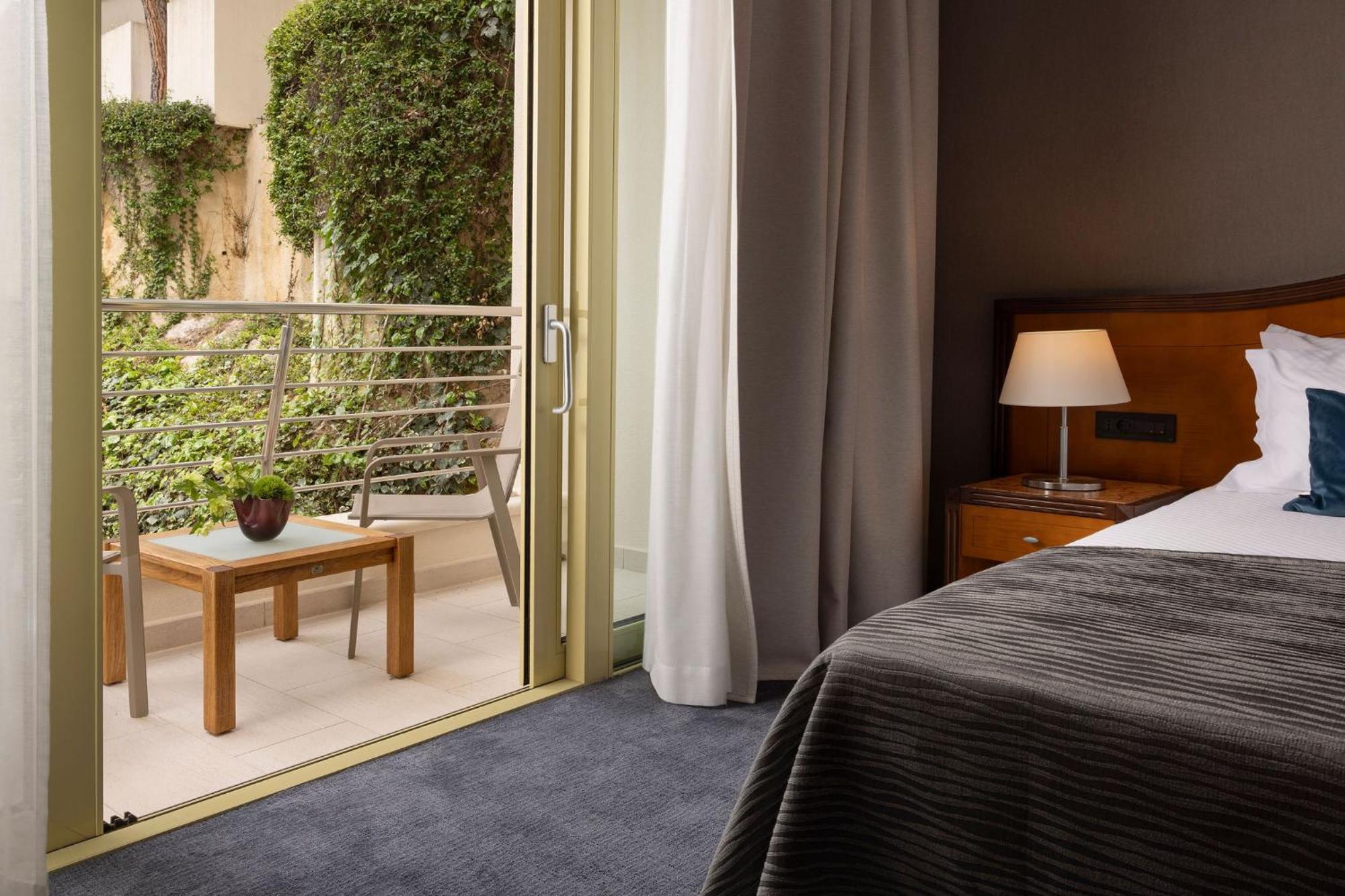 Classic Double or Twin Room Balcony
