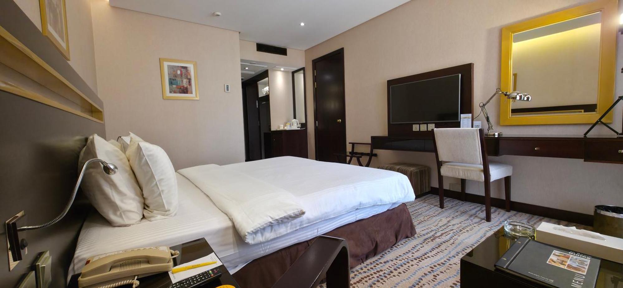Deluxe King Room