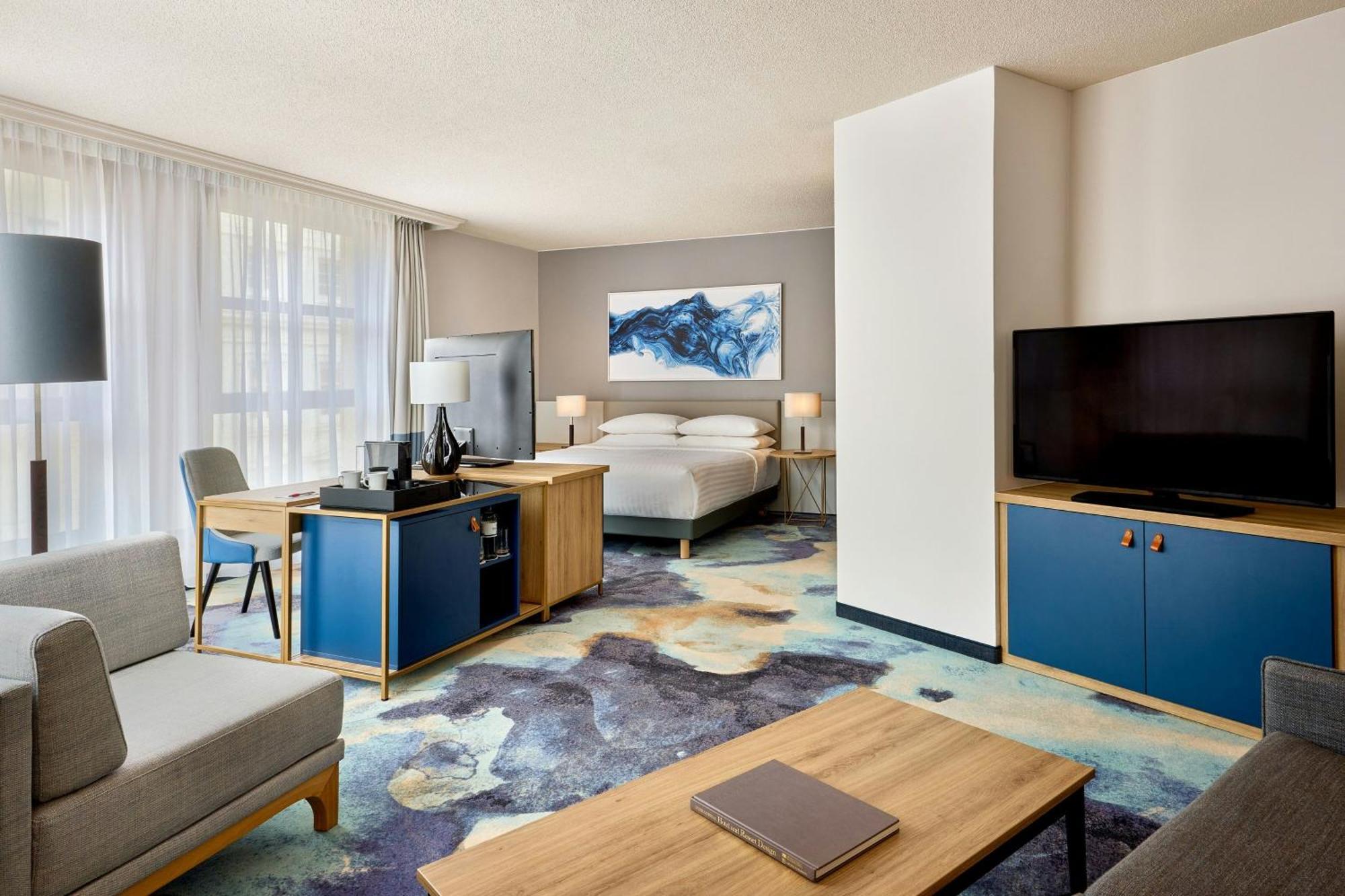 Studio Suite Executive lounge access Larger Studio Sofa bed