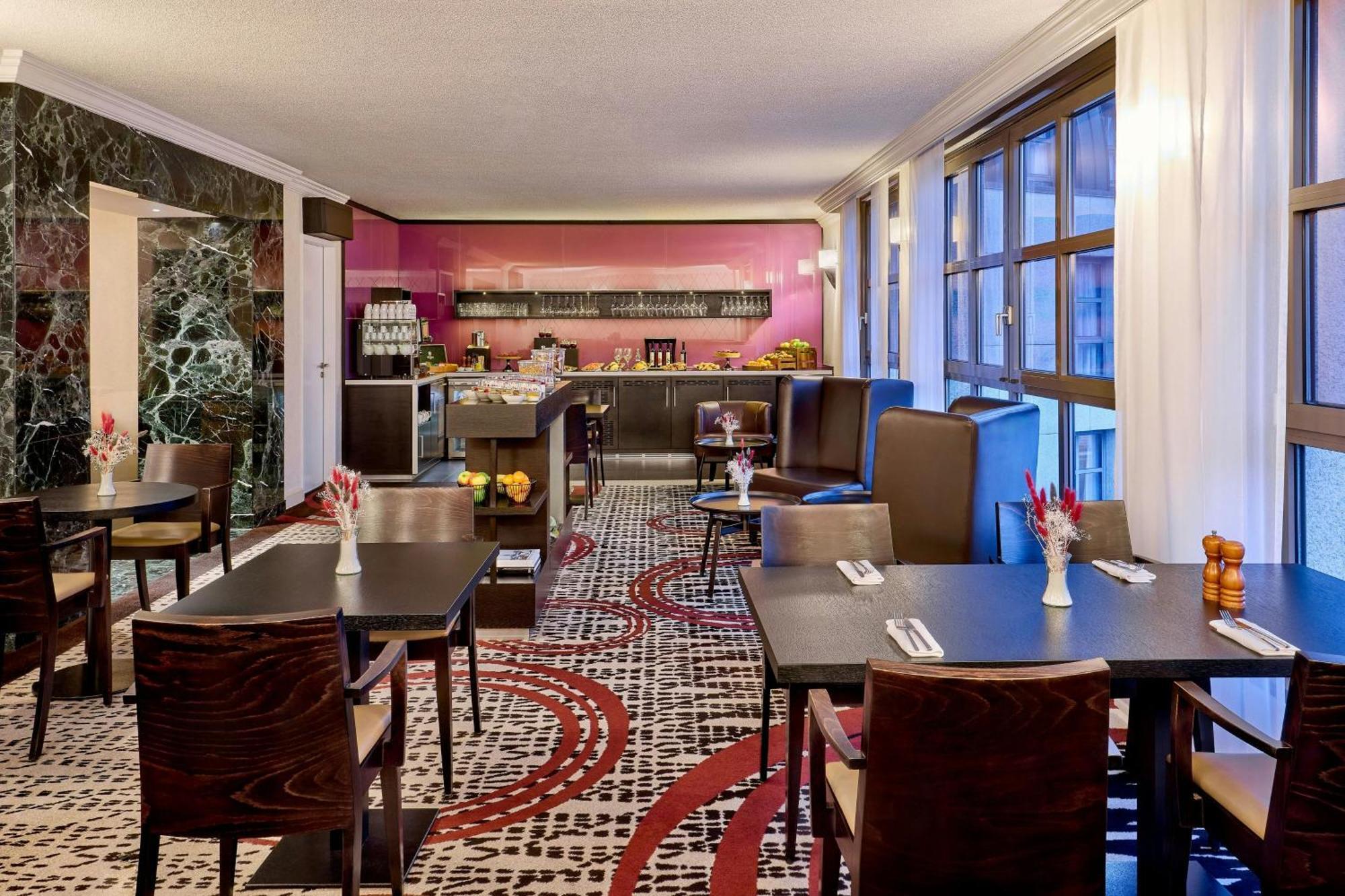 Executive King Room Lounge Access