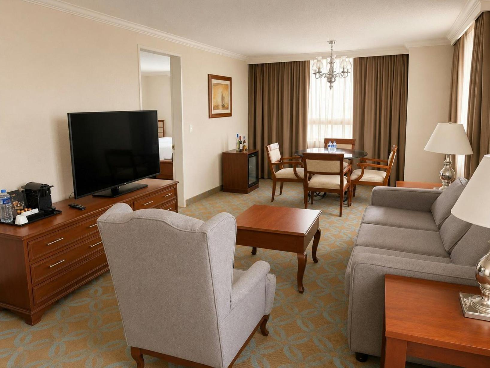 Master Suite 1 King