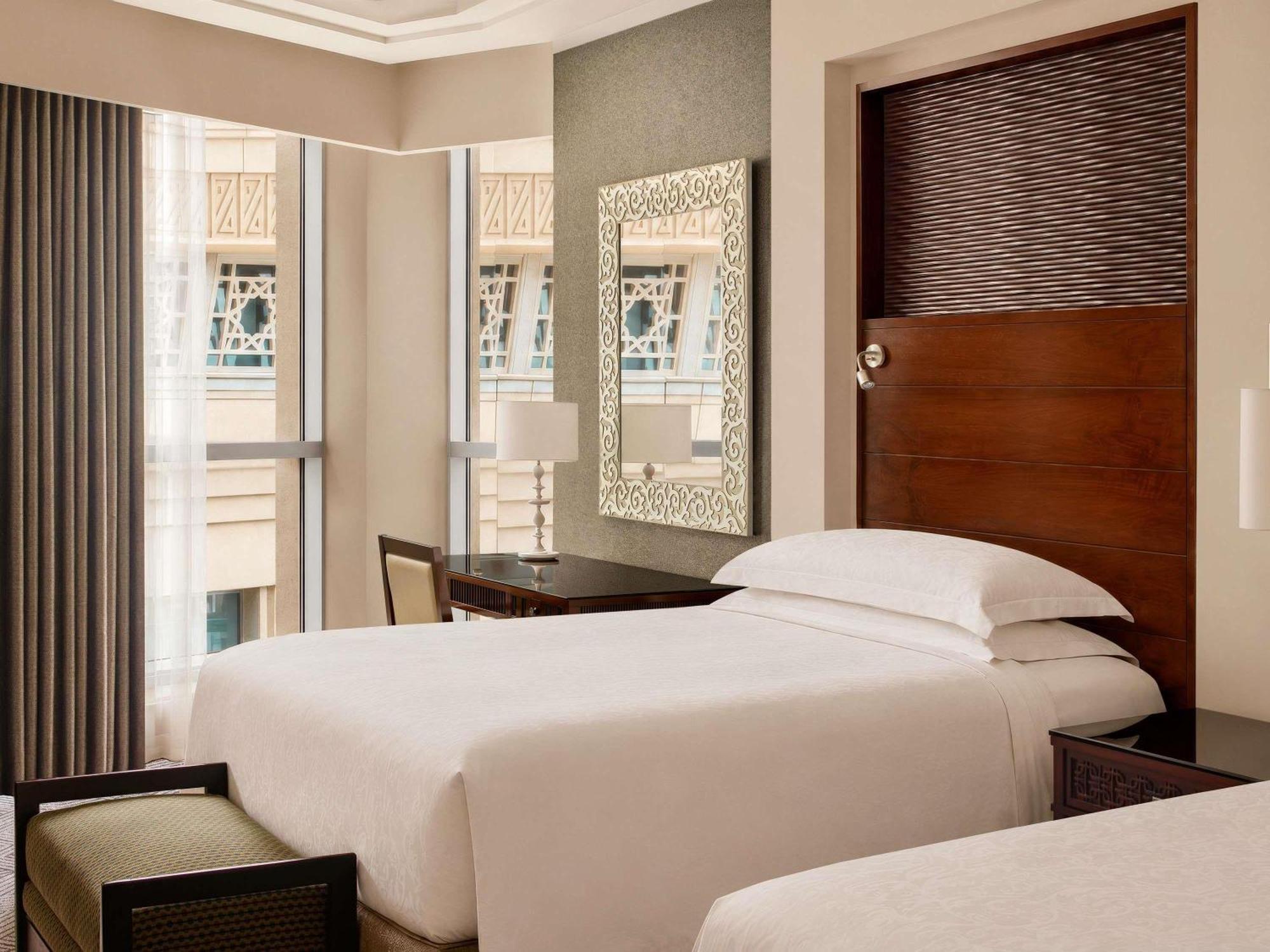 Fairmont Twin Room City View