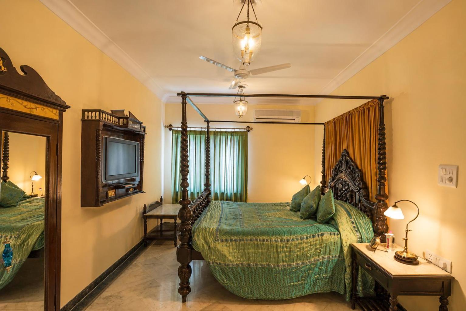 Royal Suite on session of Spa on food & beverage services off On Laundry