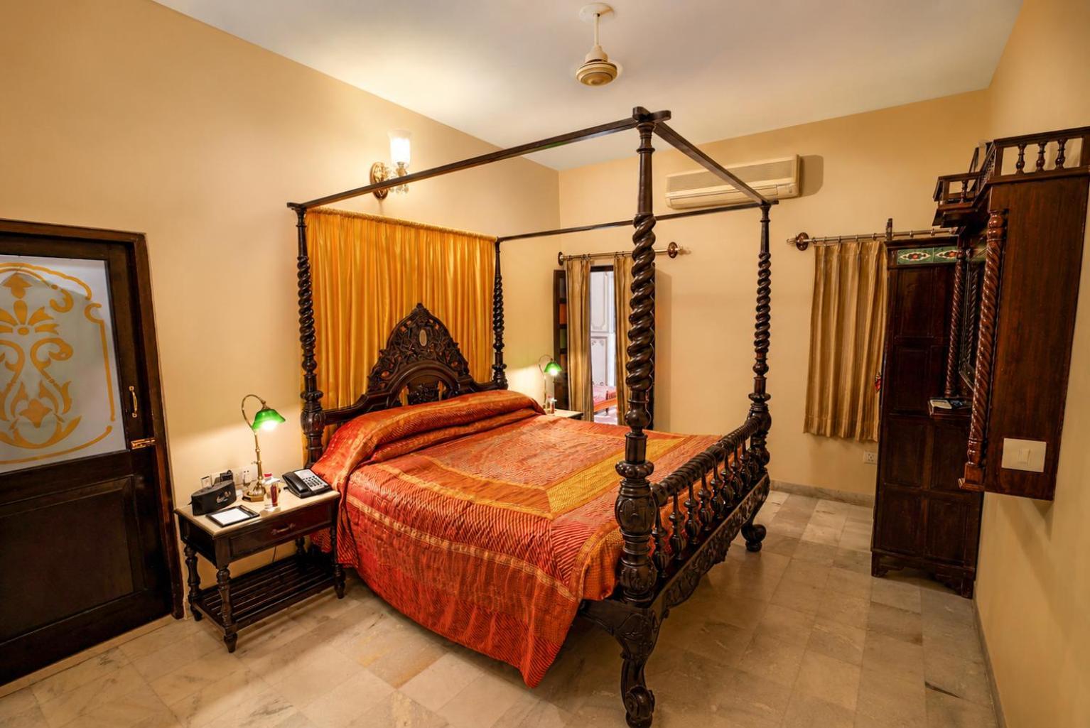 Royal Suite on session of Spa on food & beverage services off On Laundry