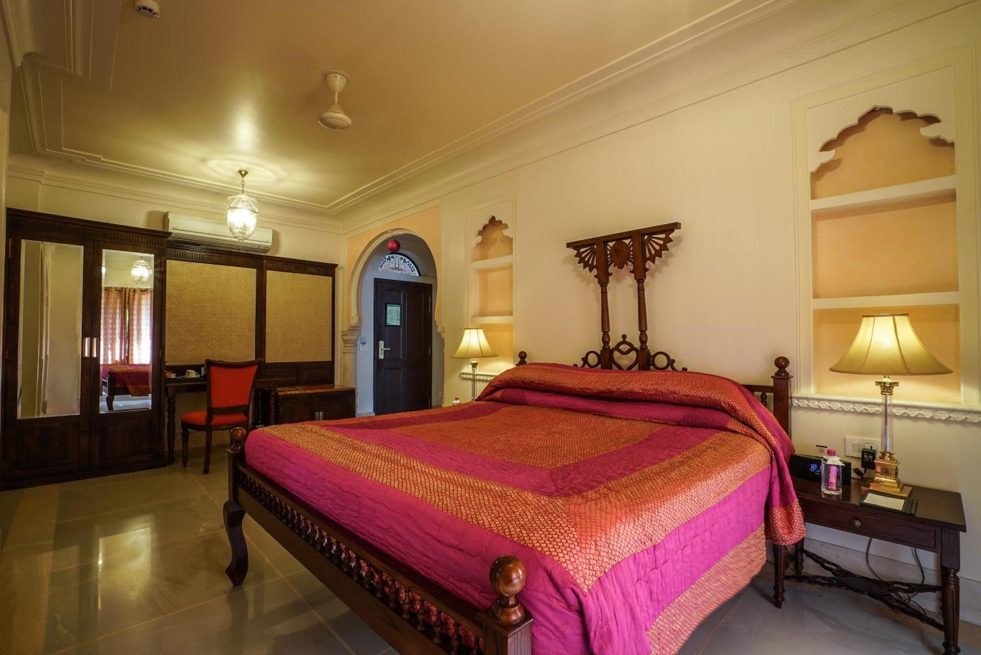 Suite on session of Spa on food & beverage services off On Laundry