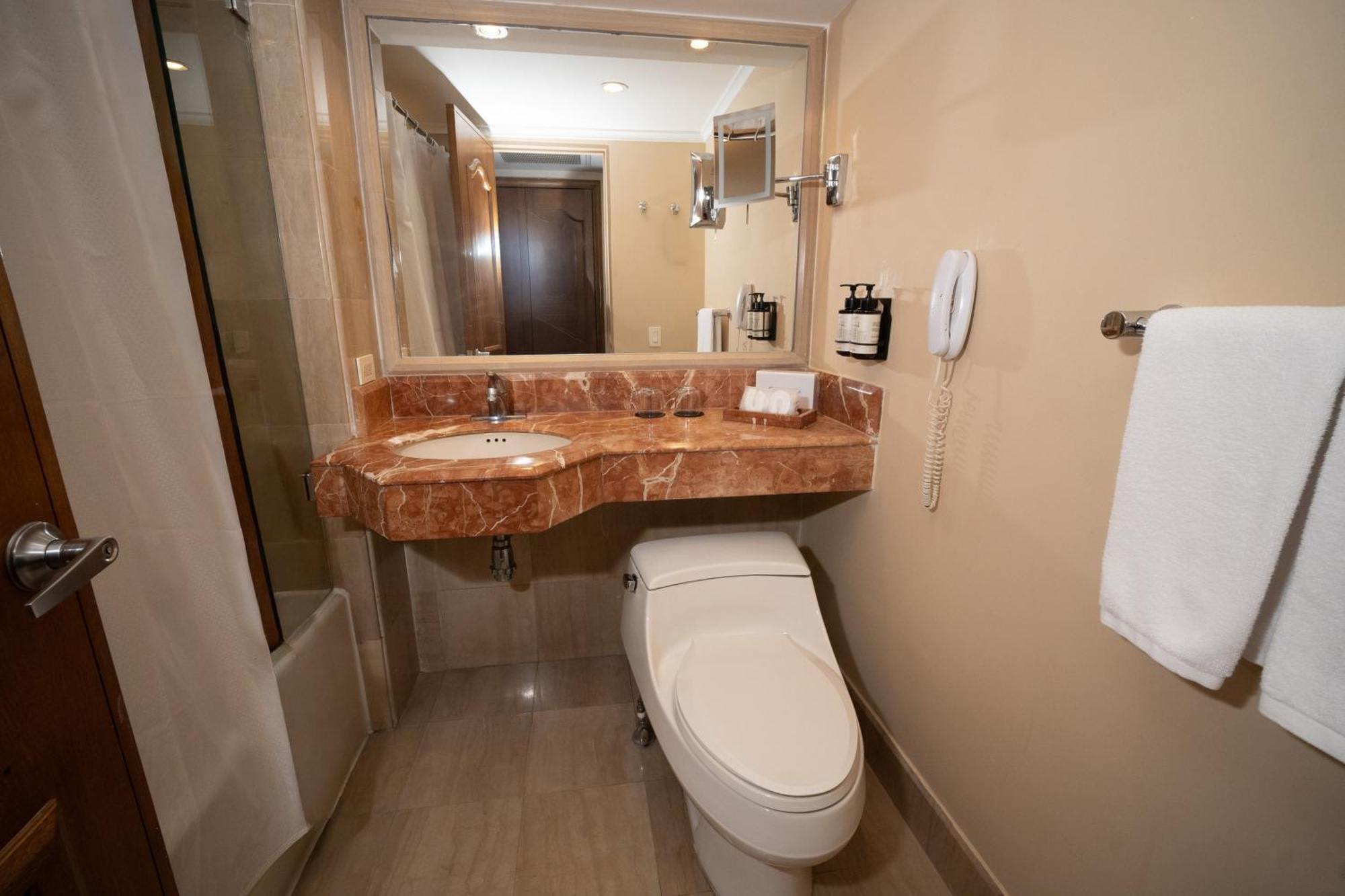 Classic Double Room Two Double Beds
