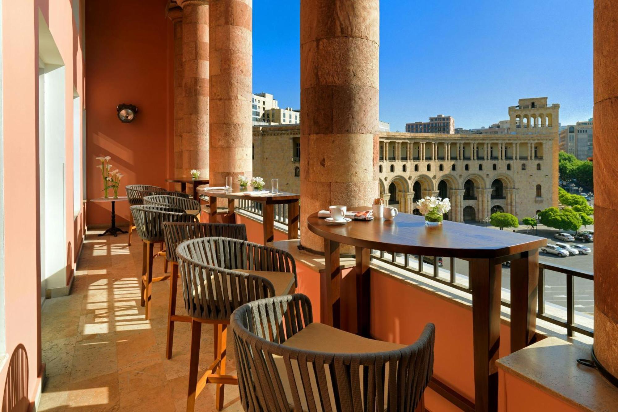 Standard King Room Concierge Lounge Access
