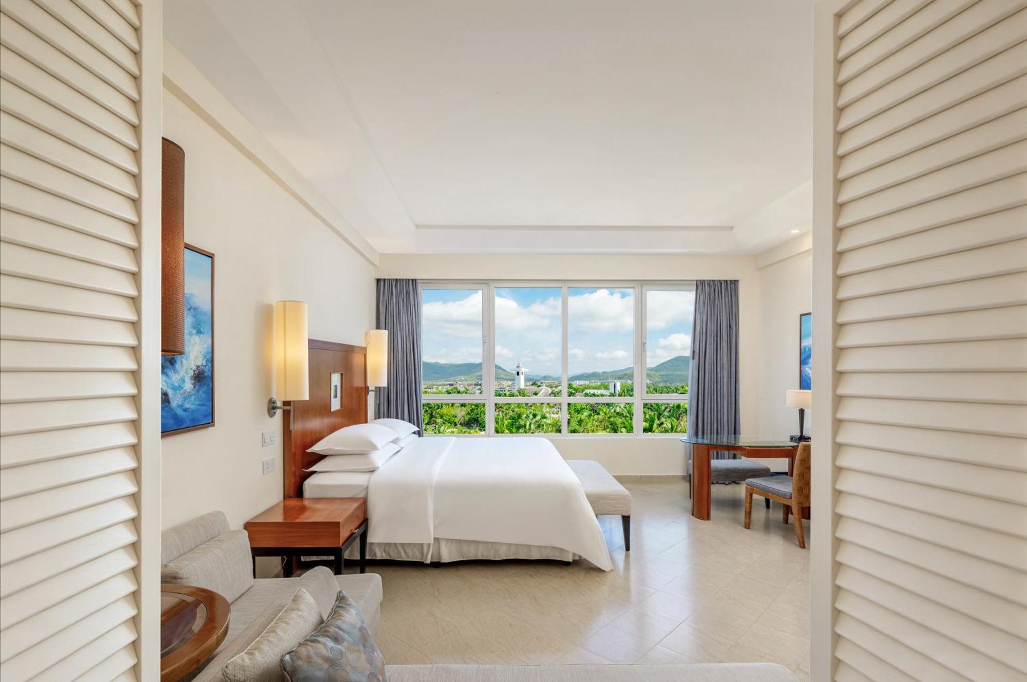 Classic Room Guest Room One King Heated Swimming Pool