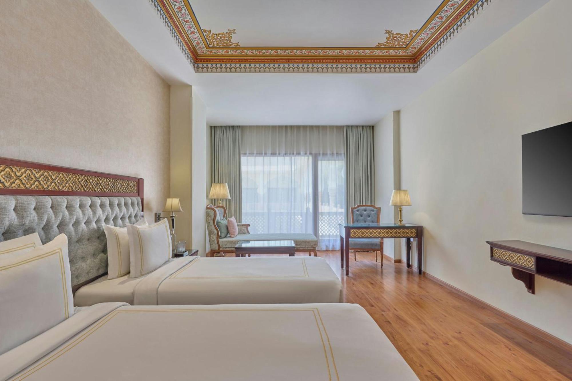 Royal Club Twin Room Sofa Bed Balcony