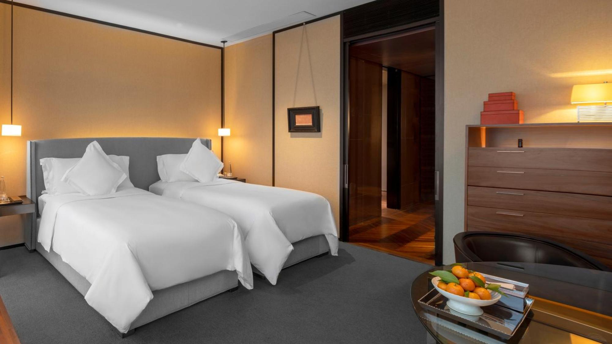Club Deluxe Room Twin