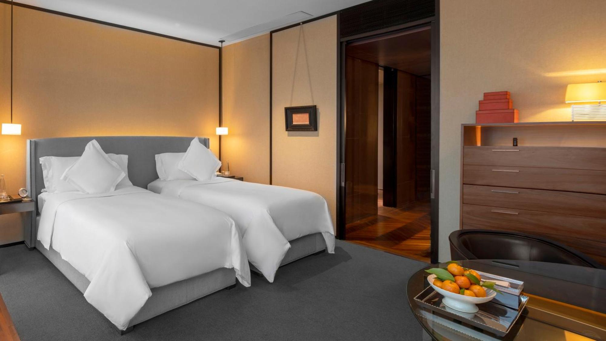 Club Deluxe Room Twin