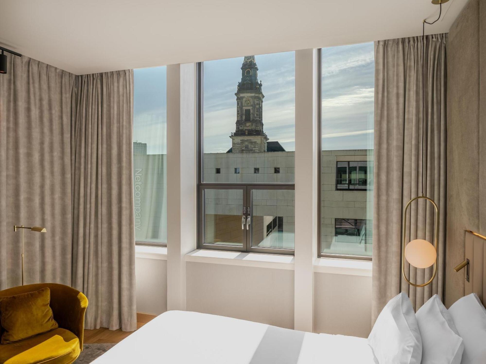 Premium Corner Room