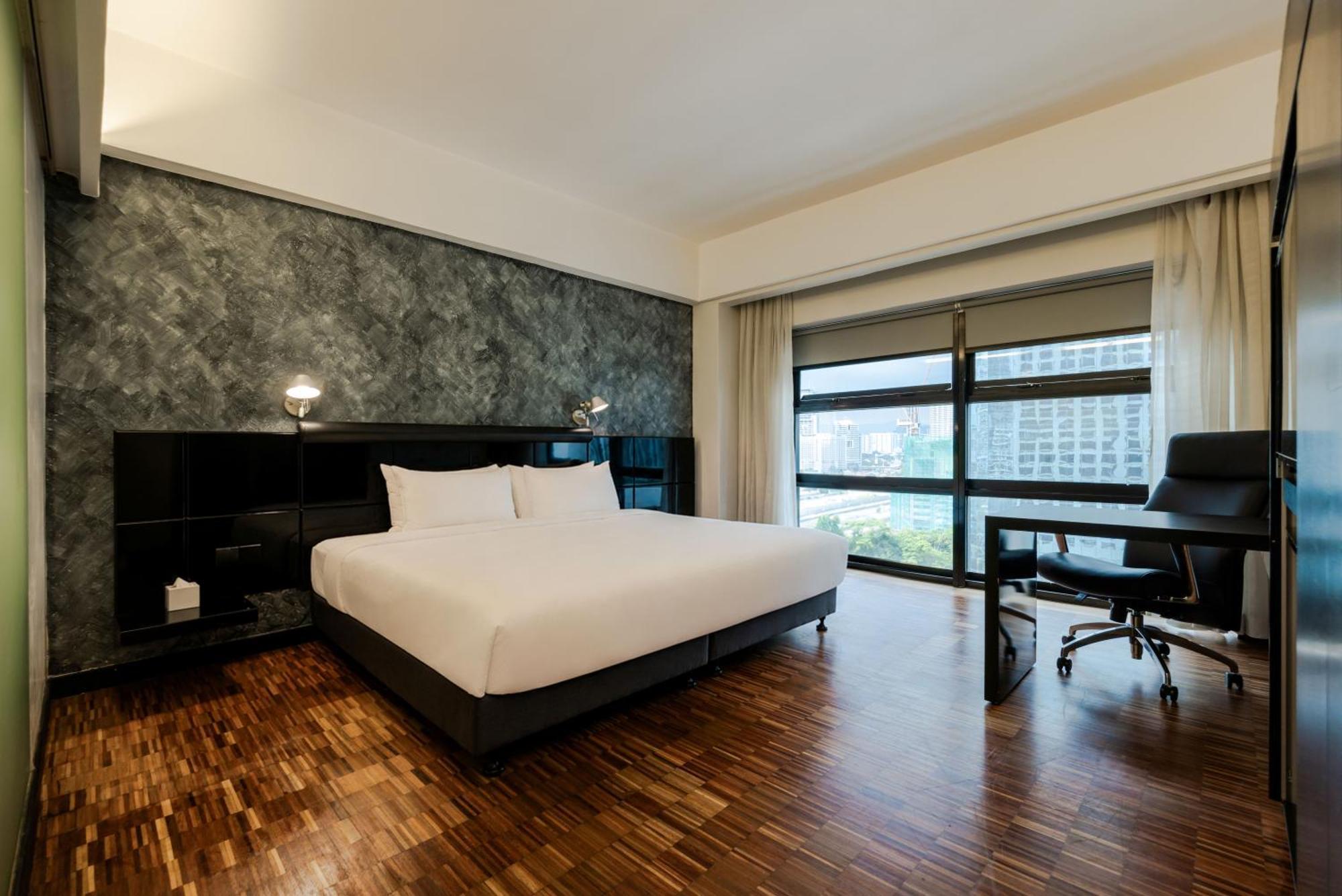 Deluxe King Room