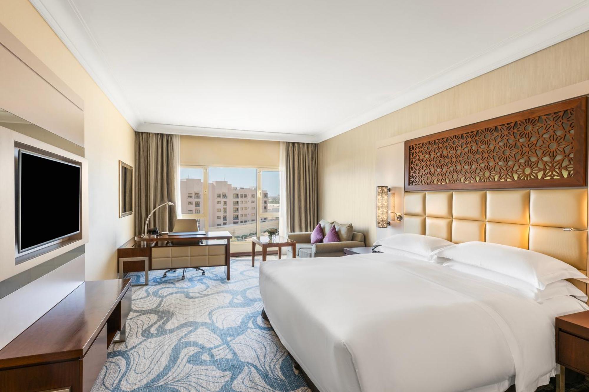 Classic King Room City View