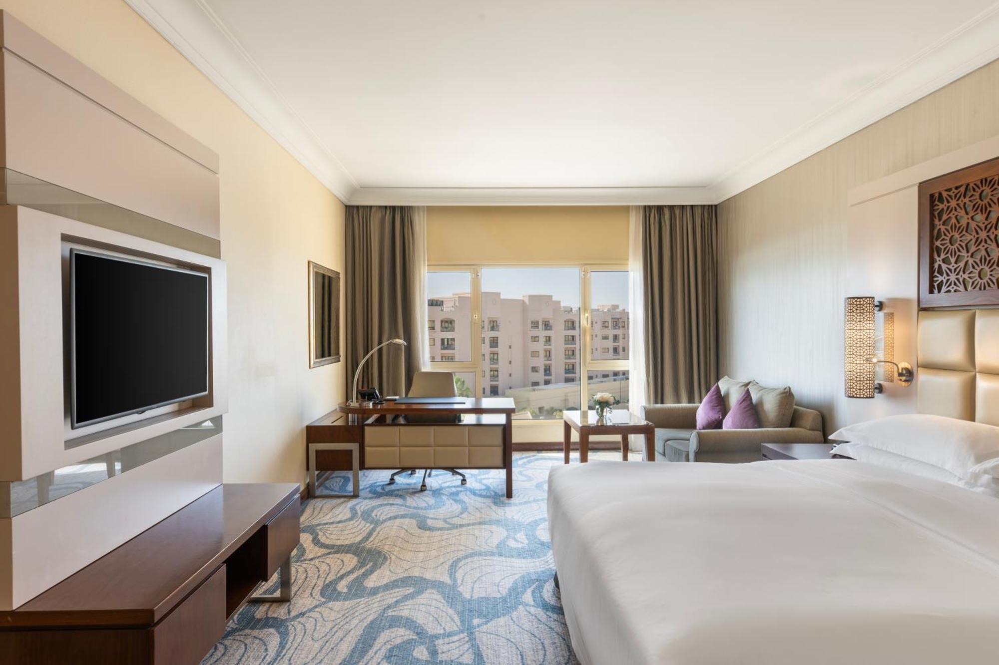 Classic King Room City View