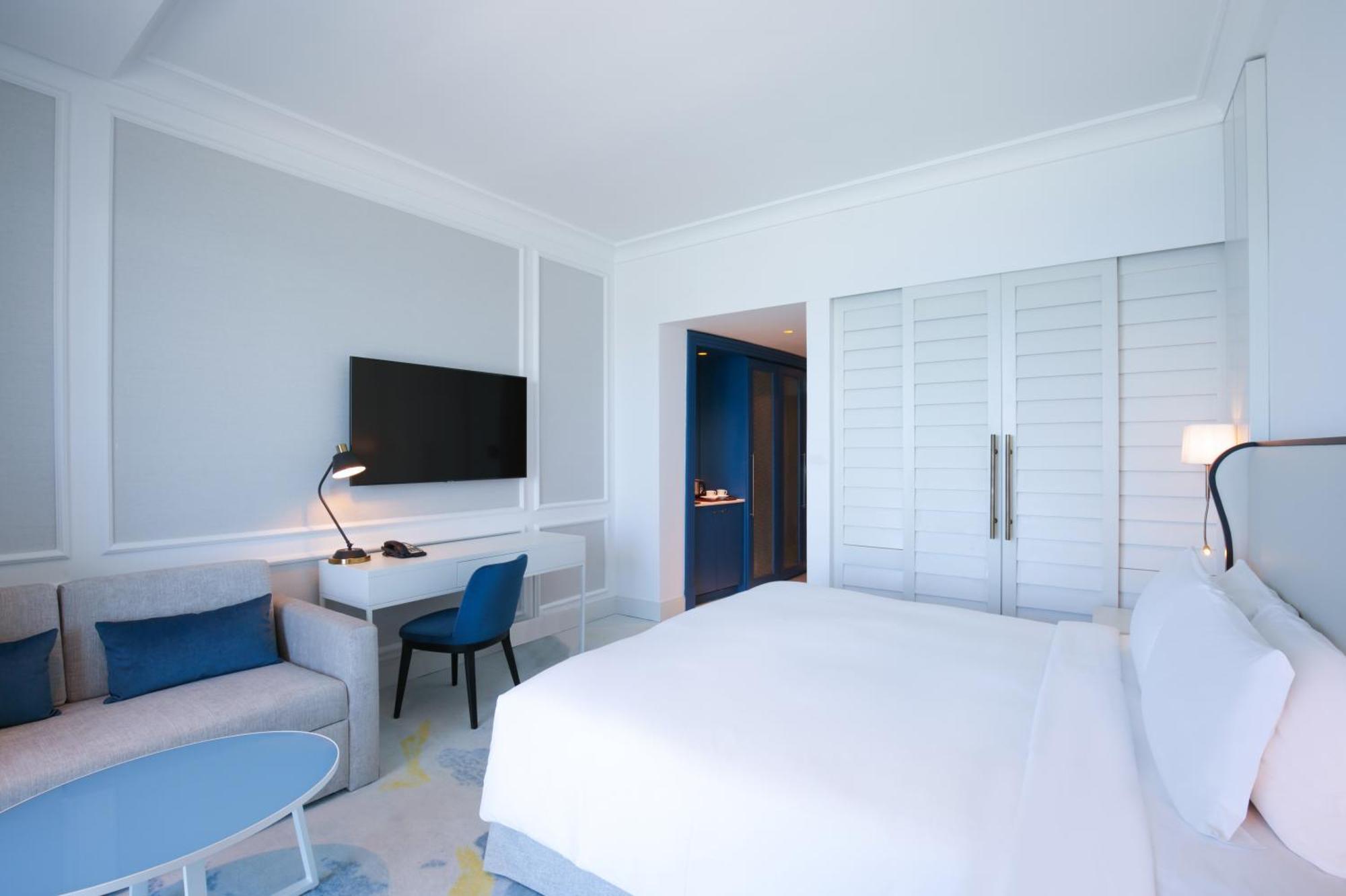 Luxe Kamer met Kingsize Bed, Uitzicht op Zee en Balkon