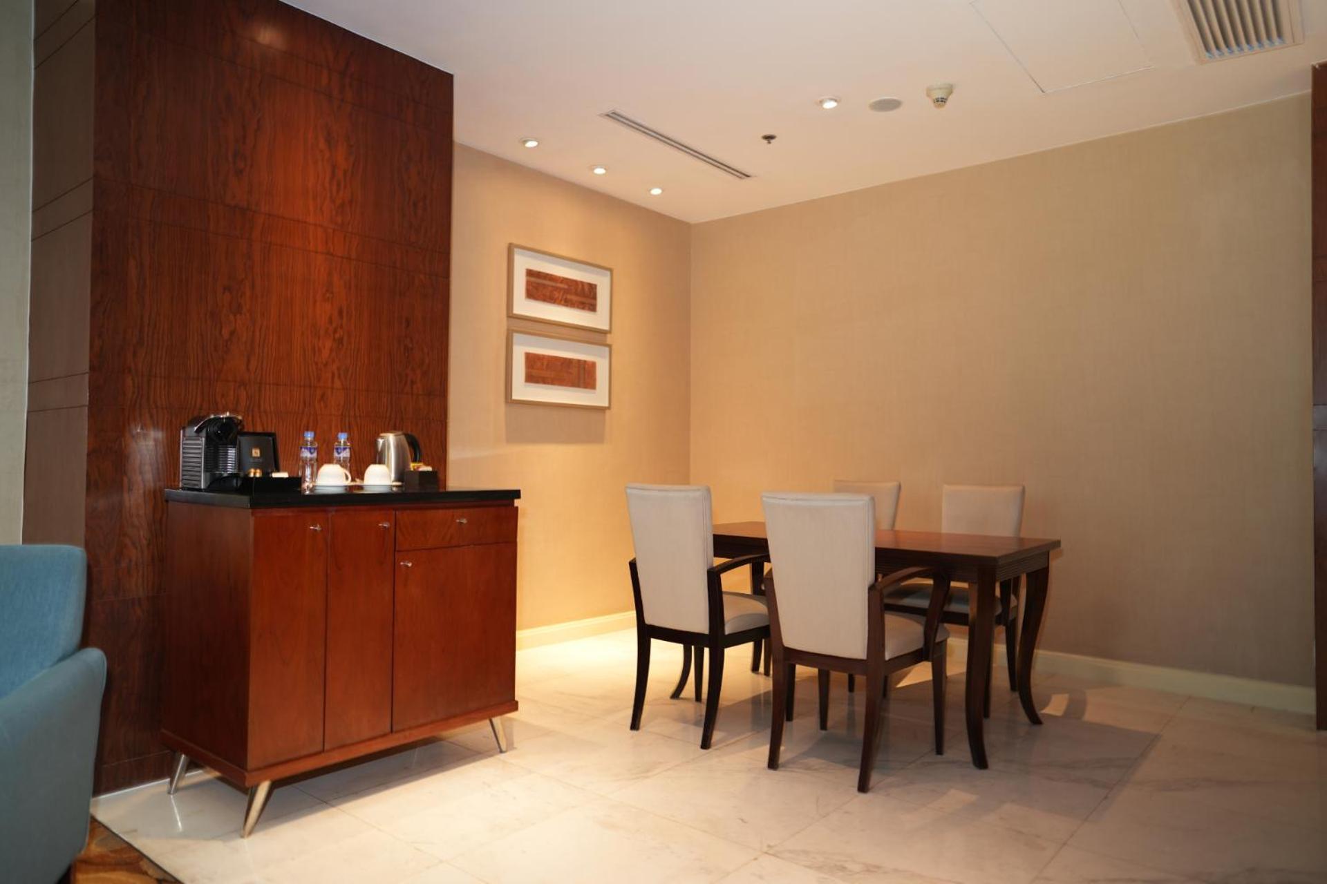 Bay View Suite