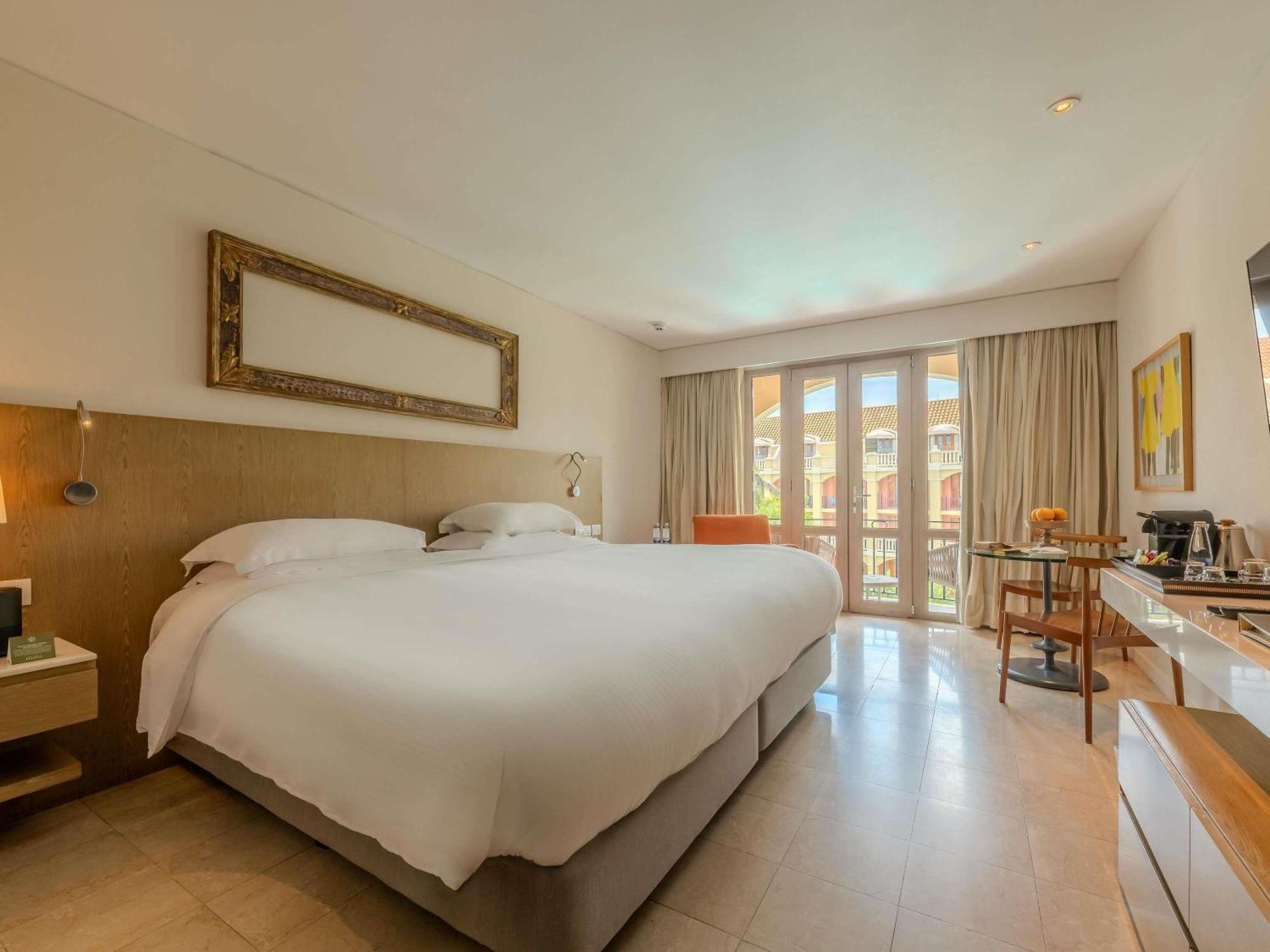 Superior King Room Balcony Pool View