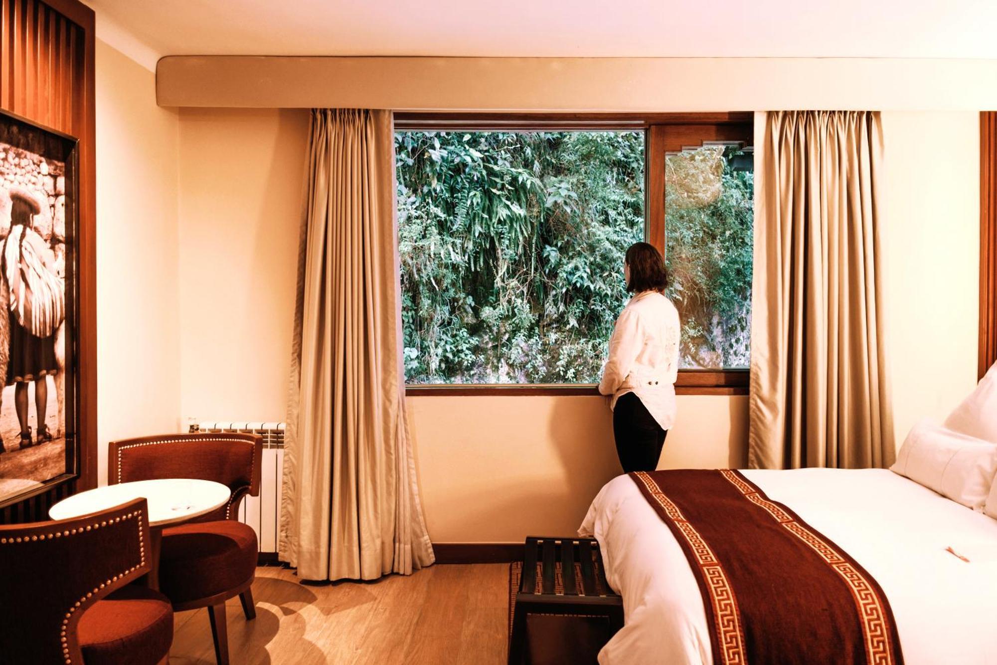 Queen Room Garden View