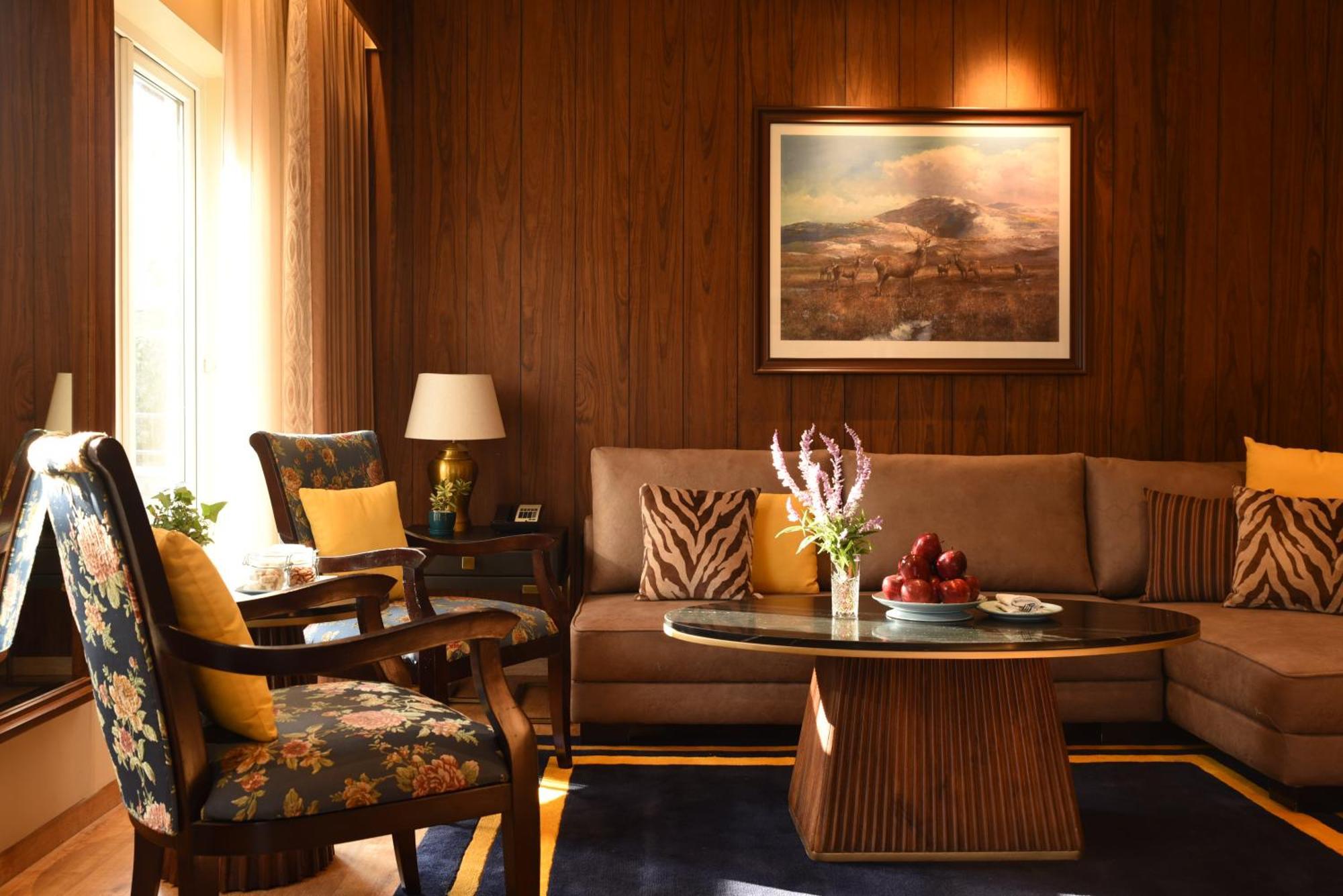 Deluxe Suite