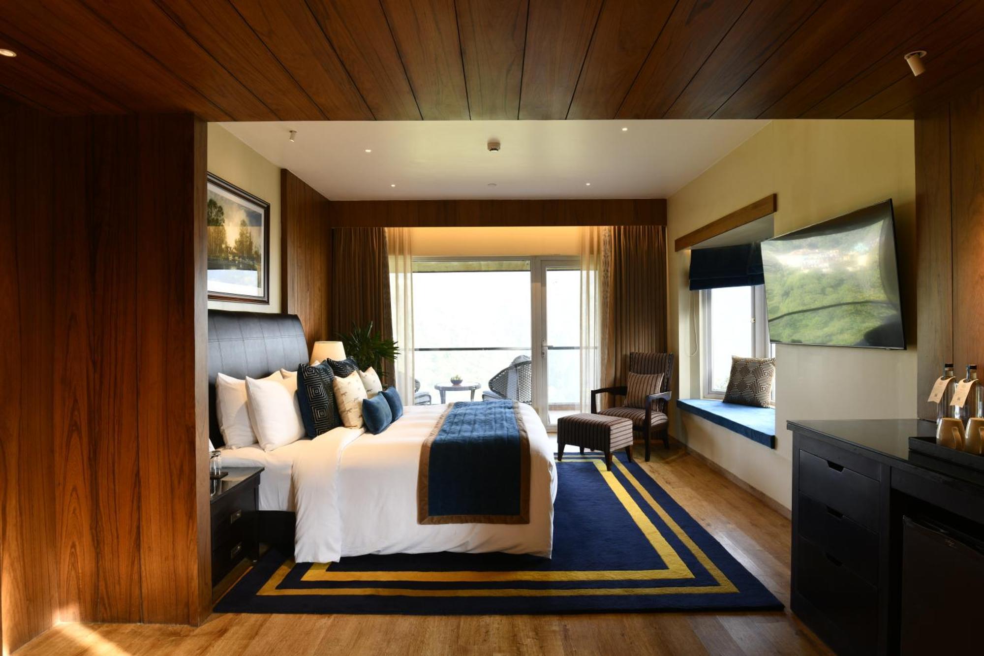 Deluxe Suite