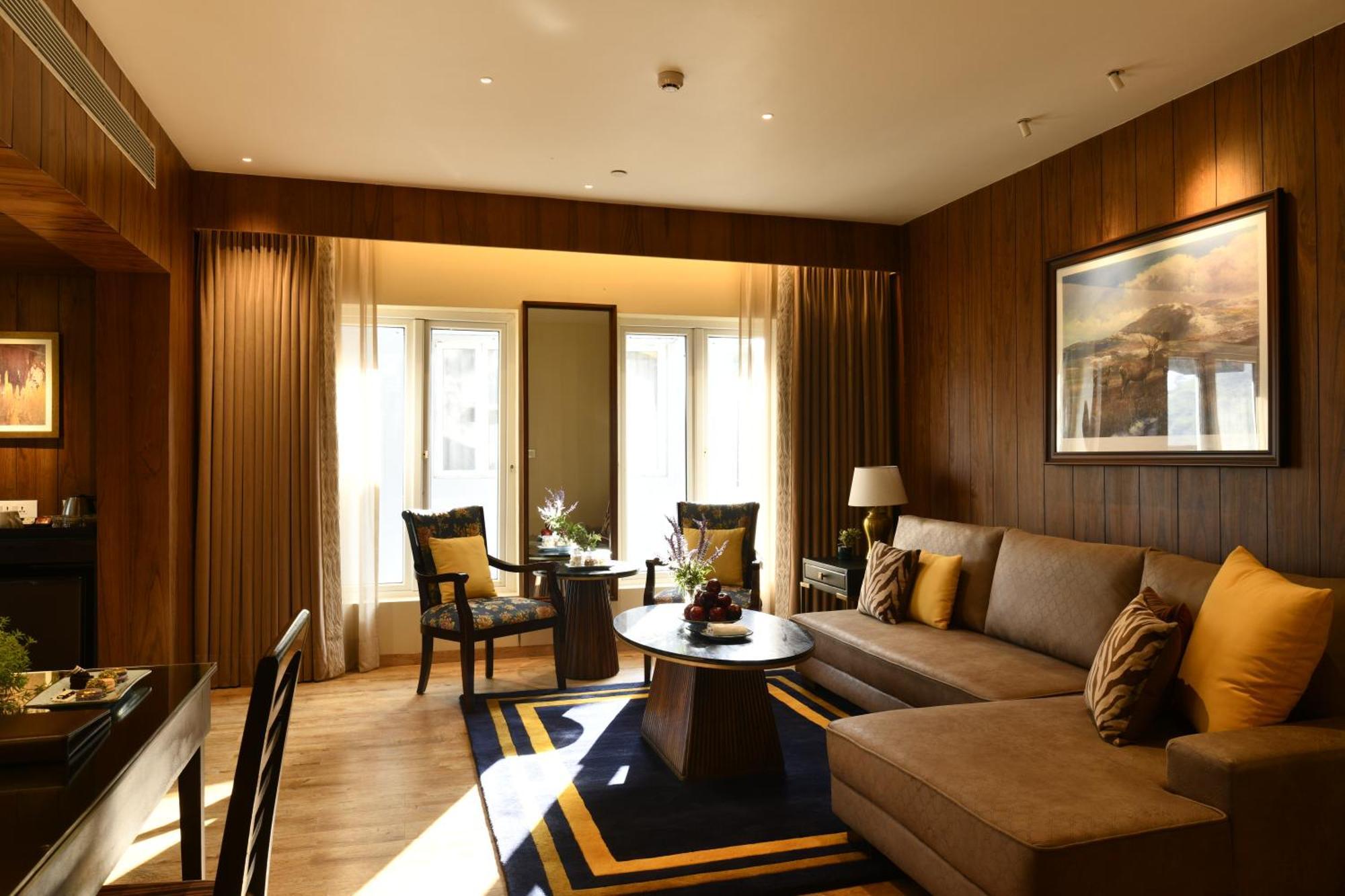 Deluxe Suite