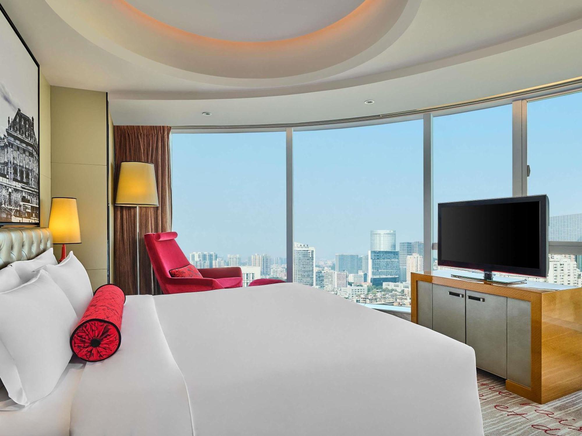 Junior King Suite