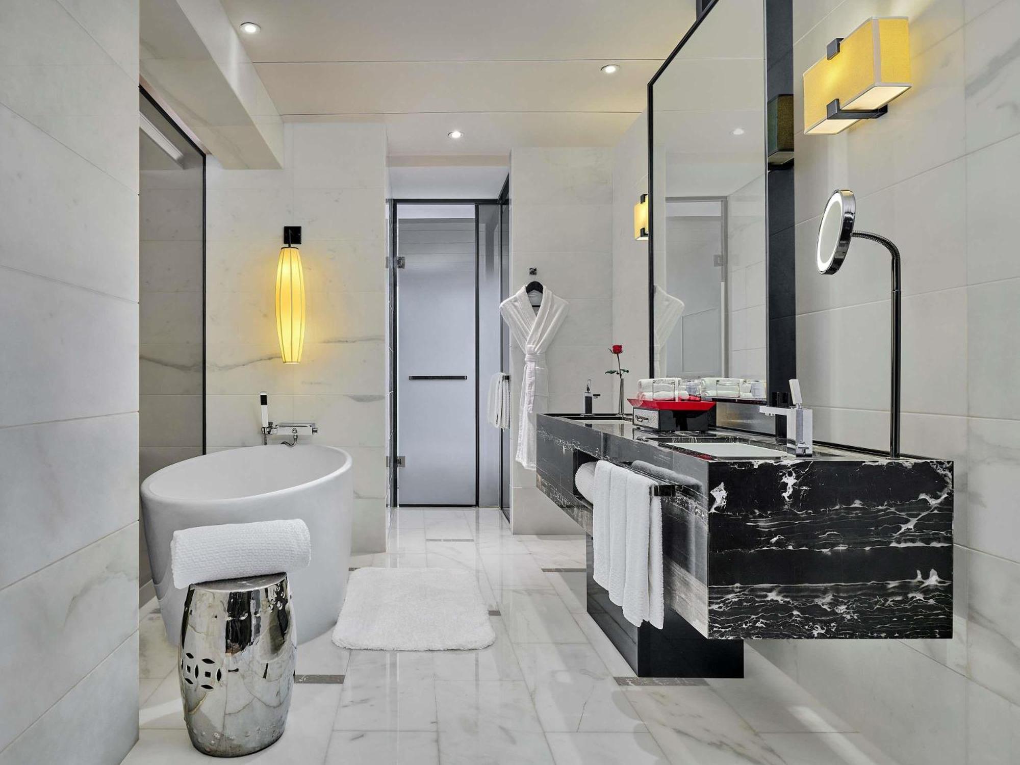 Junior King Suite