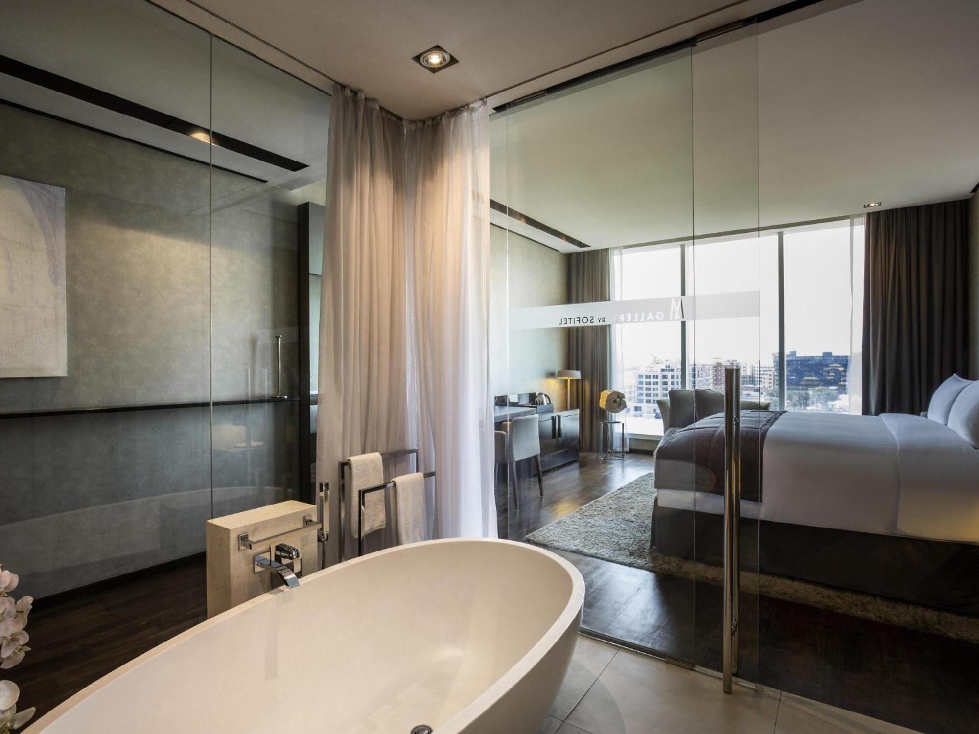 Executive Room One King Bed High Floor