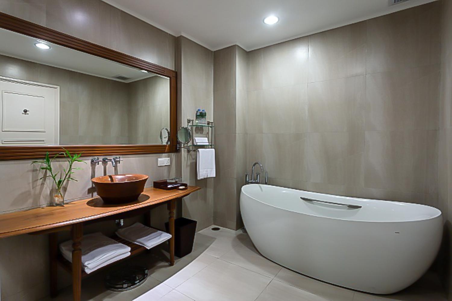 Deluxe Double or Twin Room