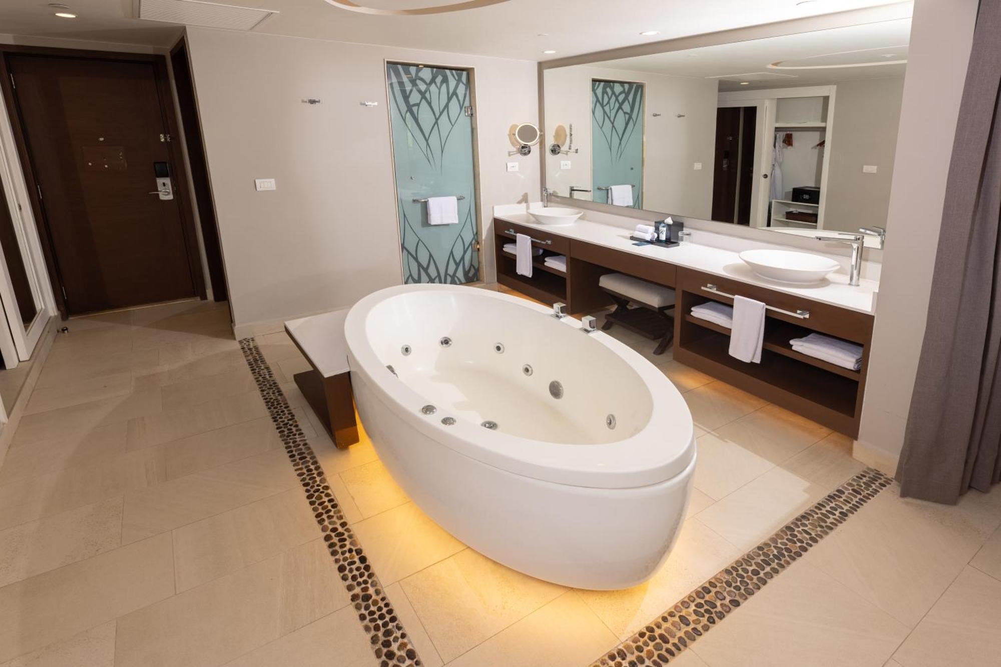 Luxury Suite Terrace Jacuzzi
