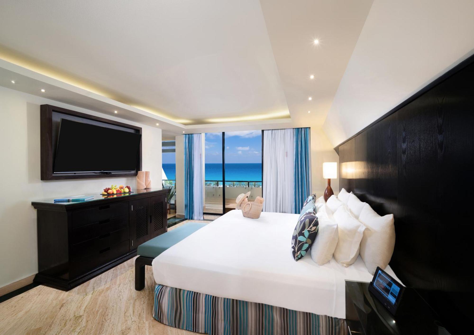Pyramid Master Suite