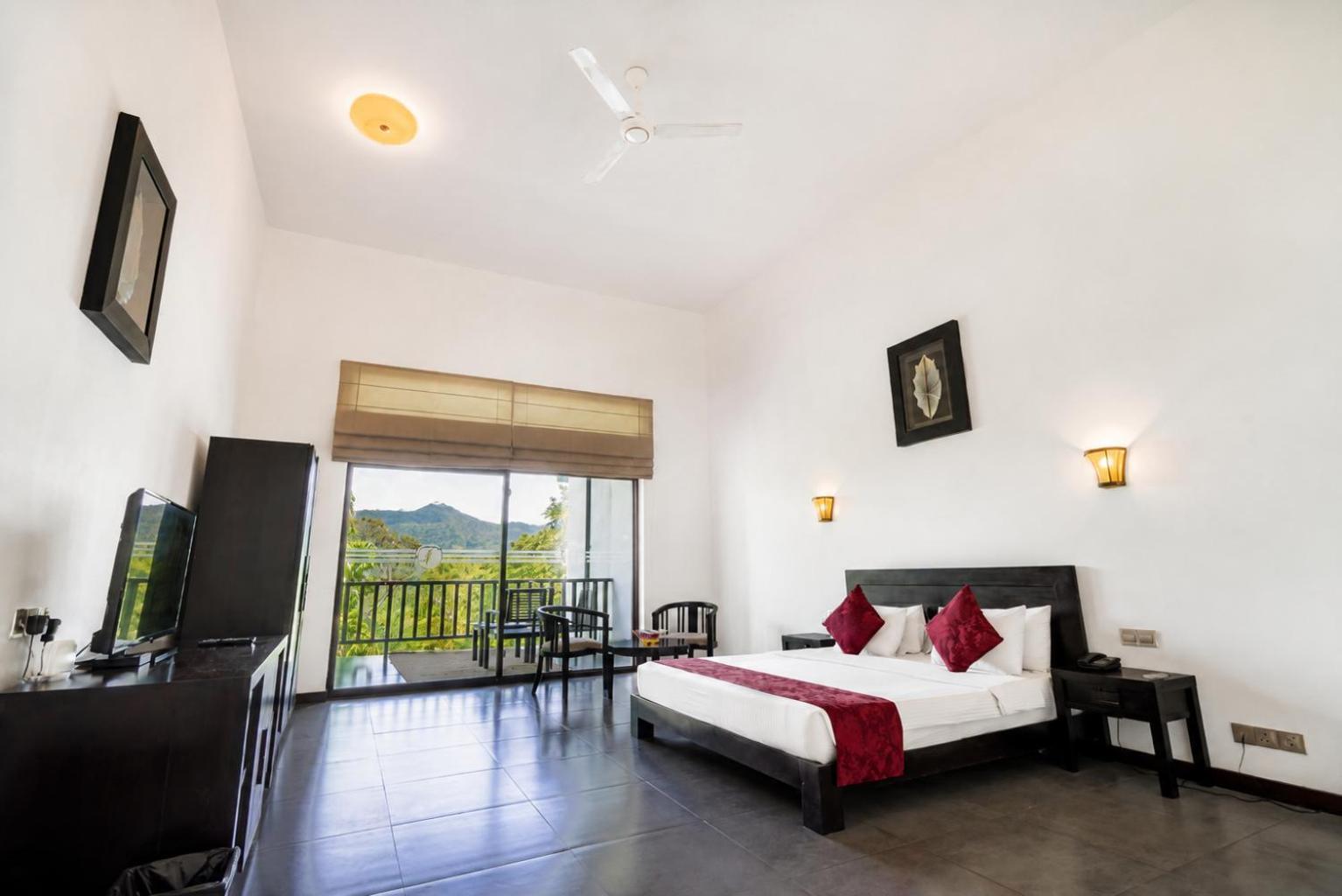 Deluxe Double Room Lake View