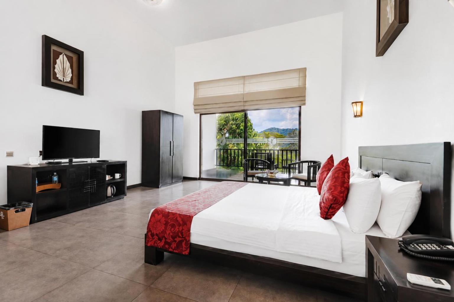 Deluxe Double Room Lake View