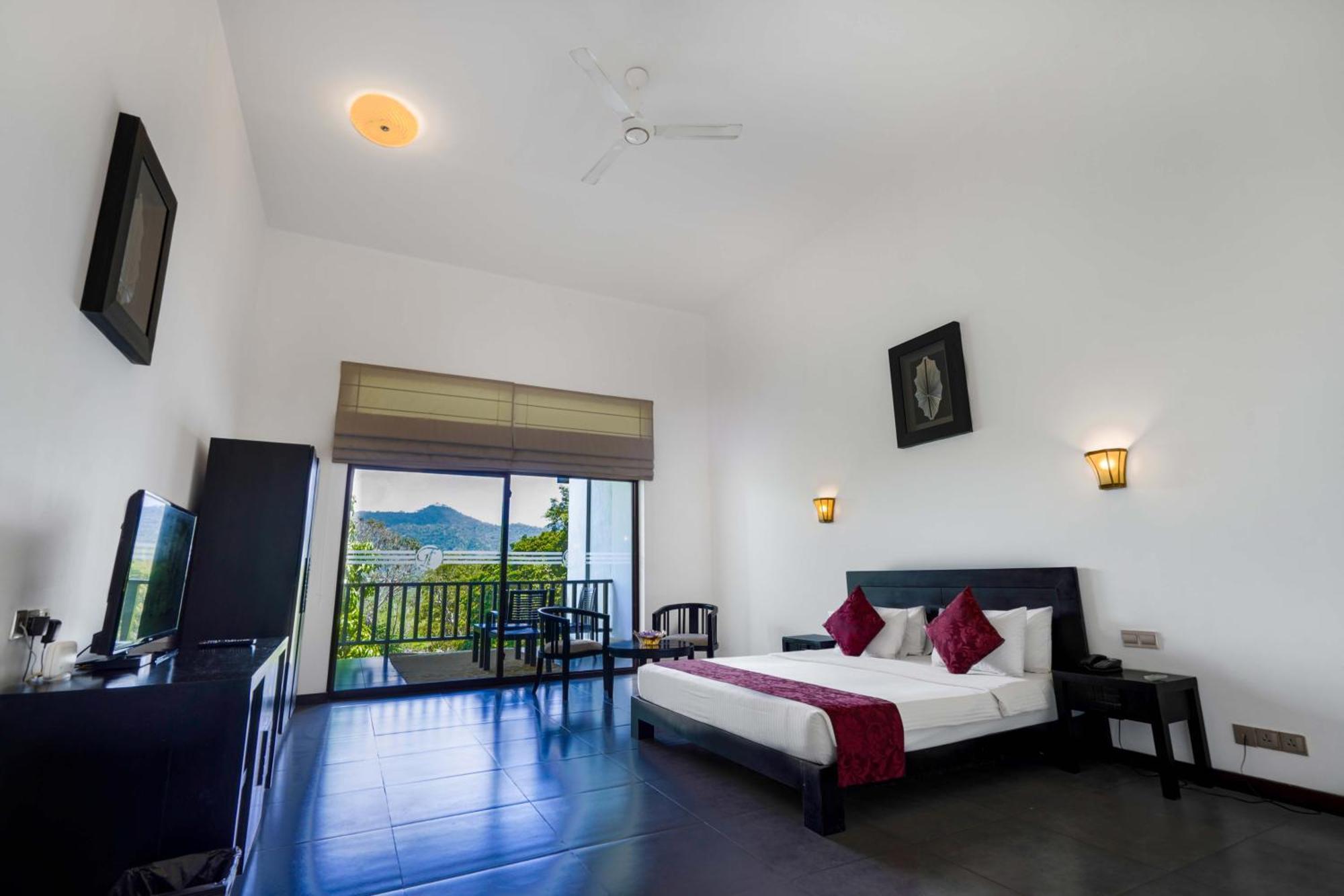 Deluxe Double Room Lake View