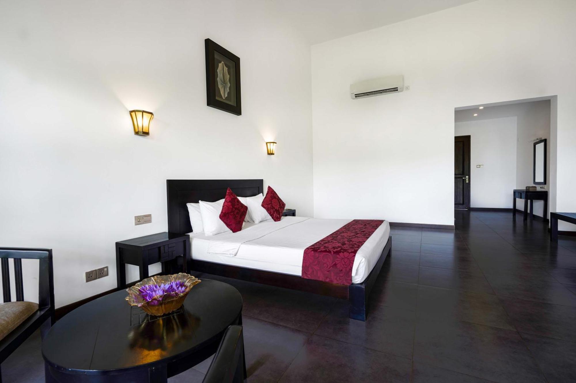 Deluxe Double Room Lake View