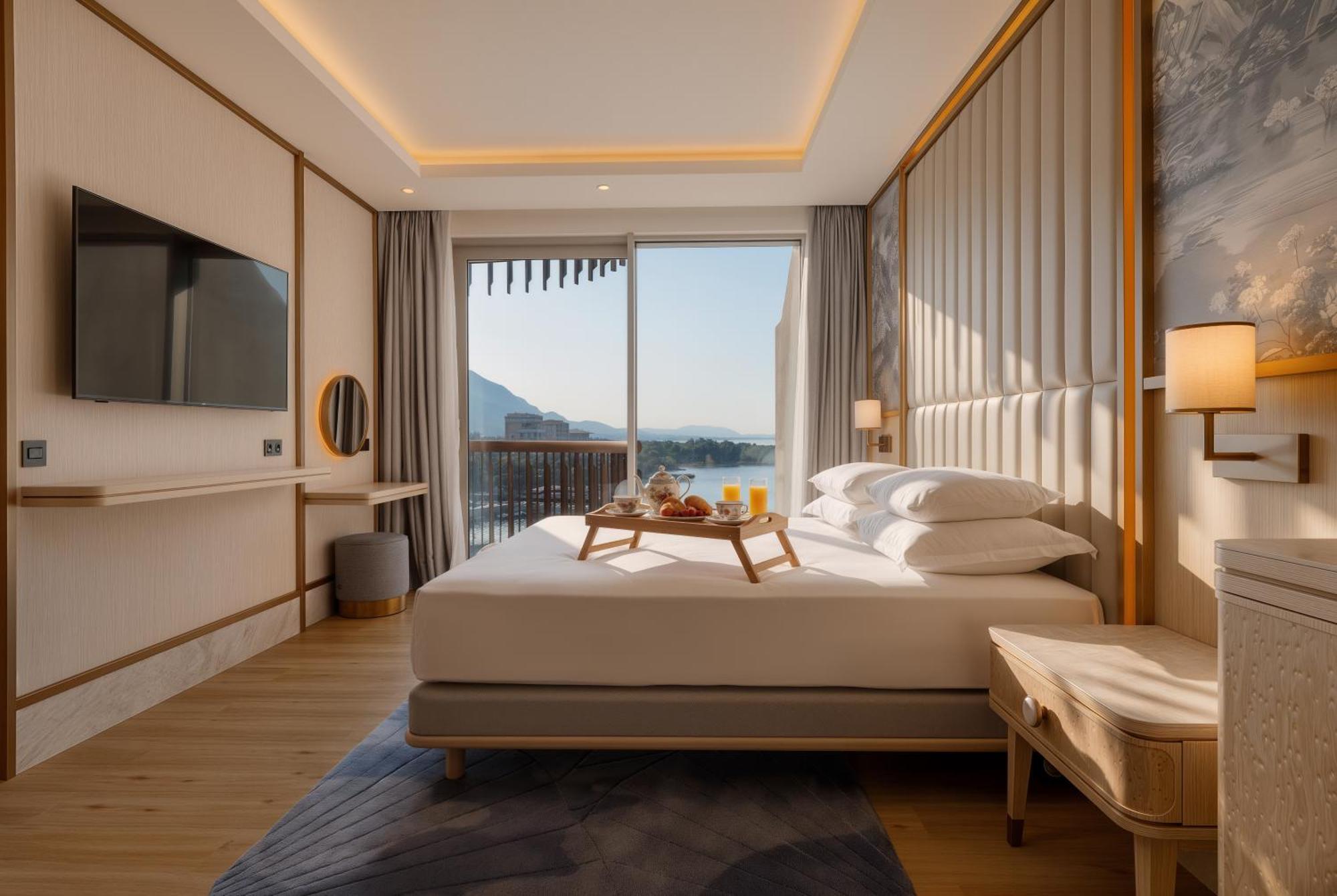 Deluxe Double or Twin Room Sea View