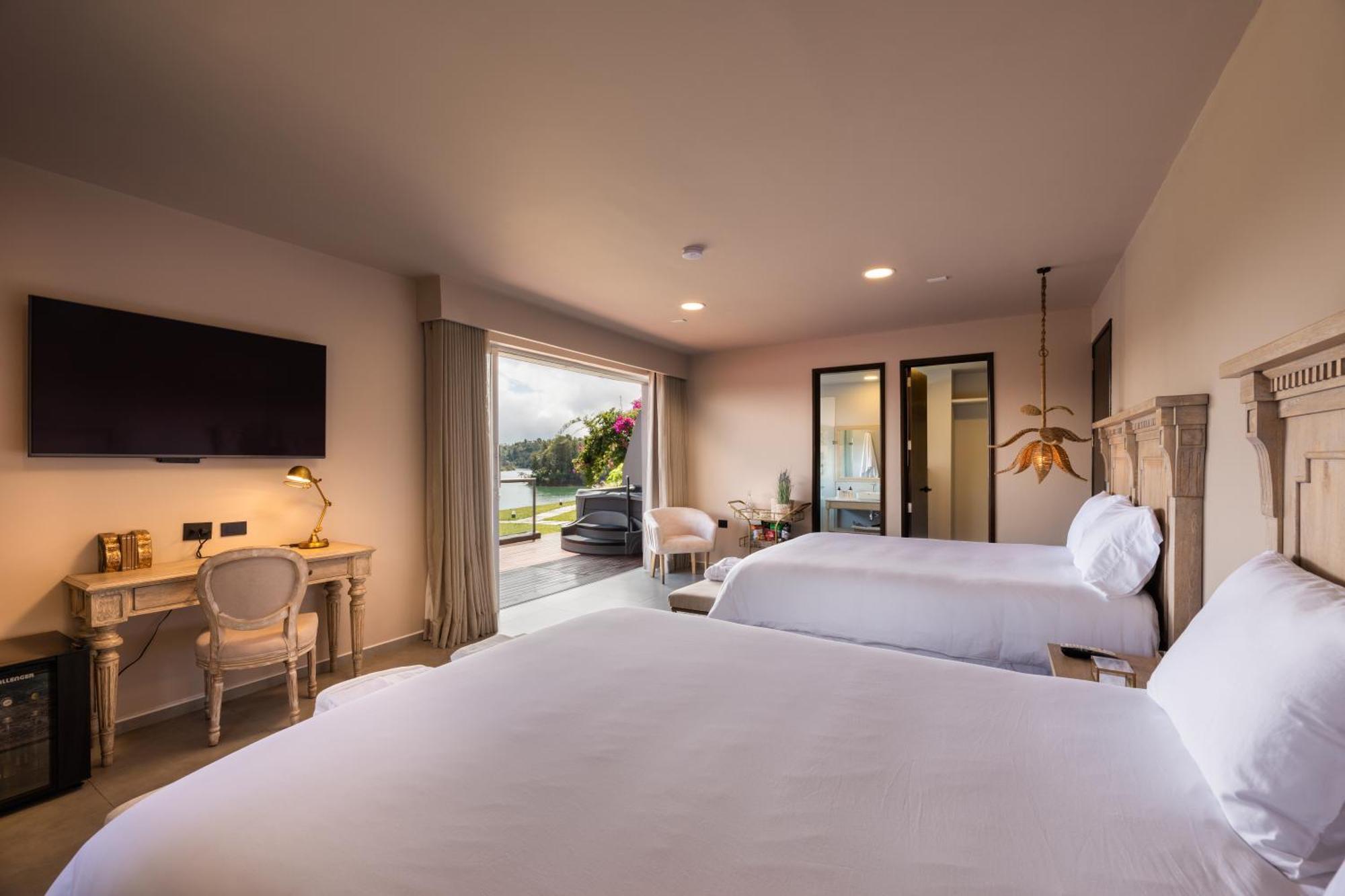Deluxe Double or Twin Room