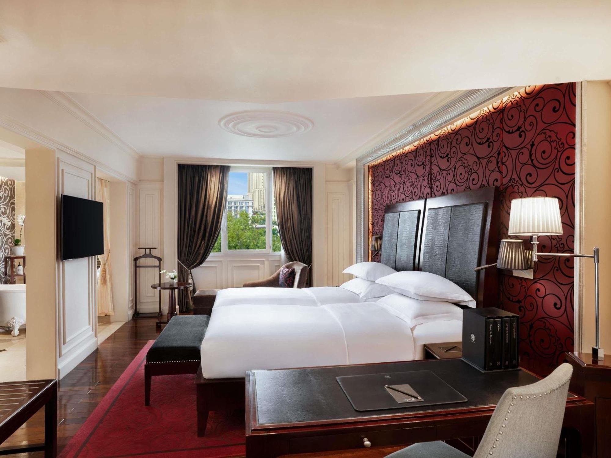 Opera Wing Grand Premium Room Twin Beds Club Lounge Benefits