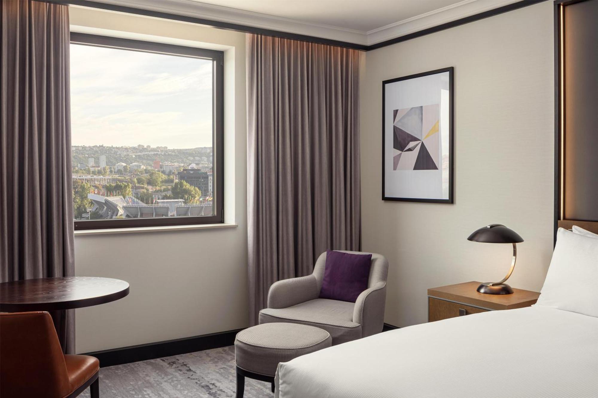 Deluxe King Room River View