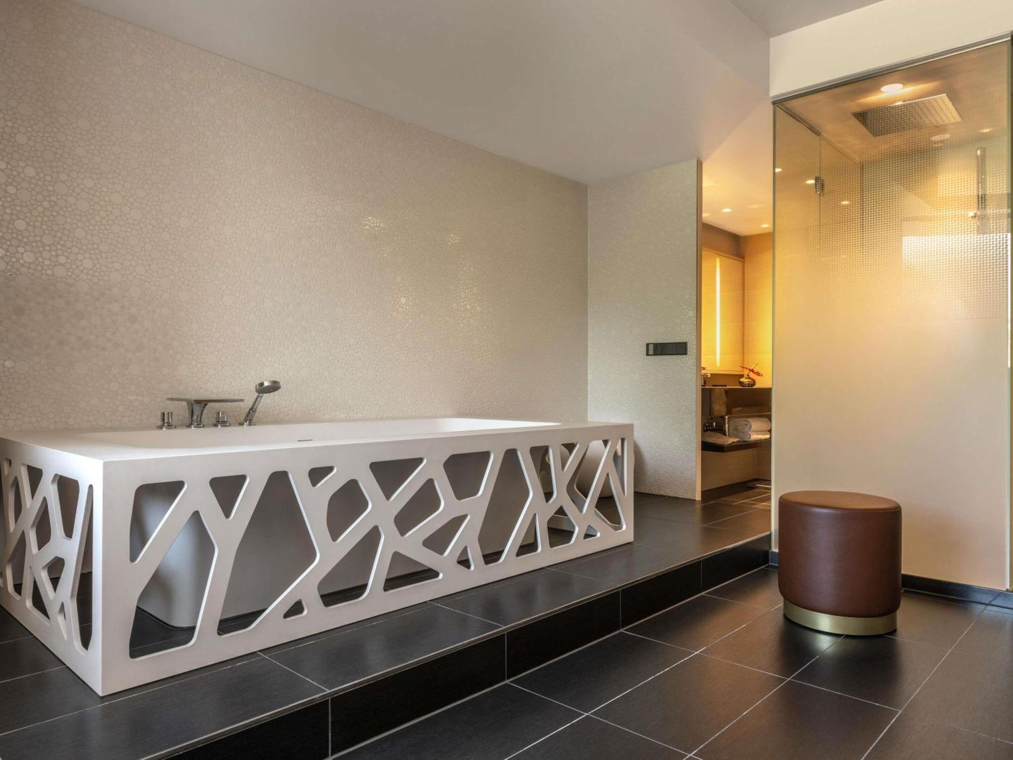 Junior King Suite
