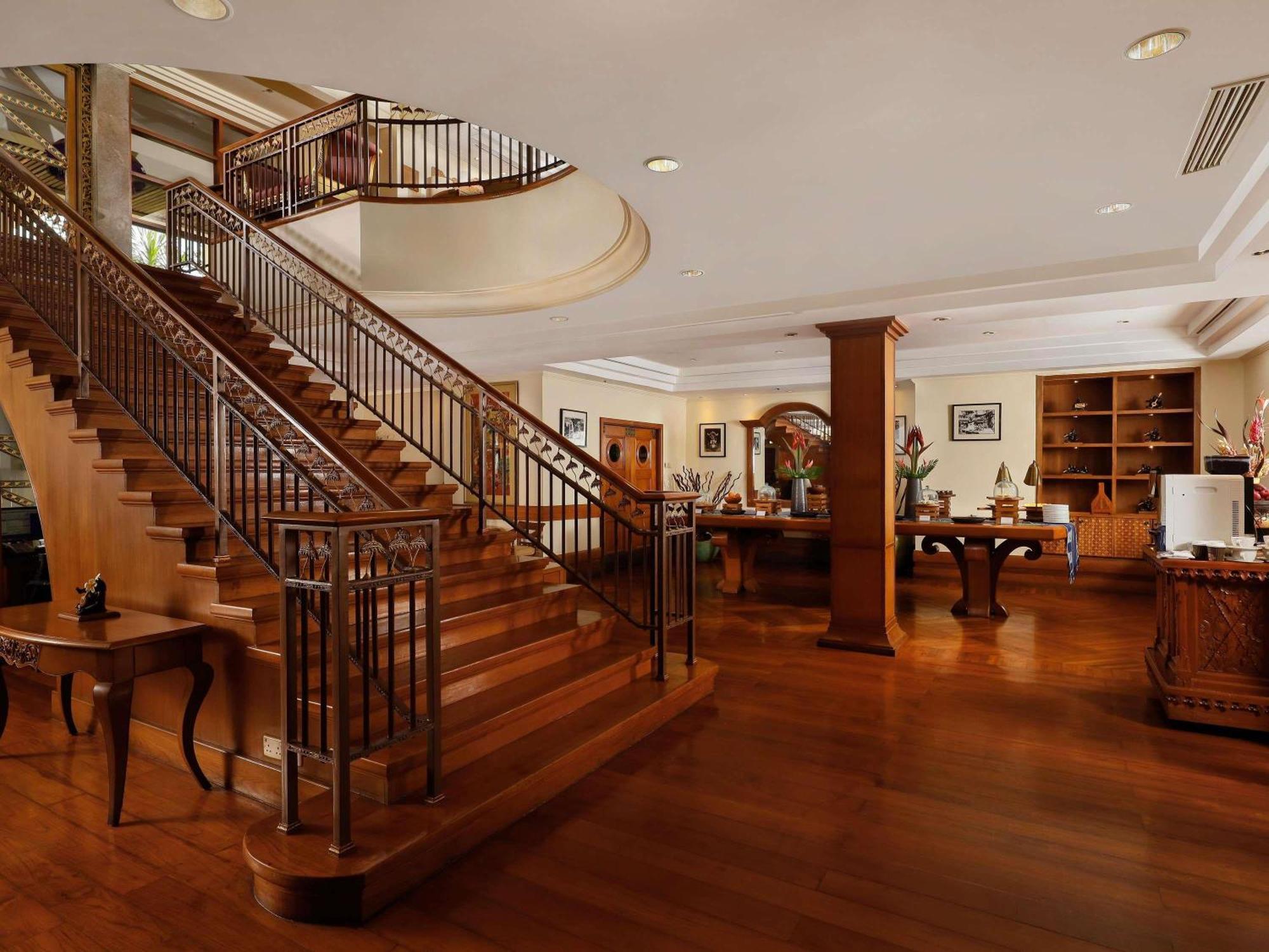 Palace Club King Room