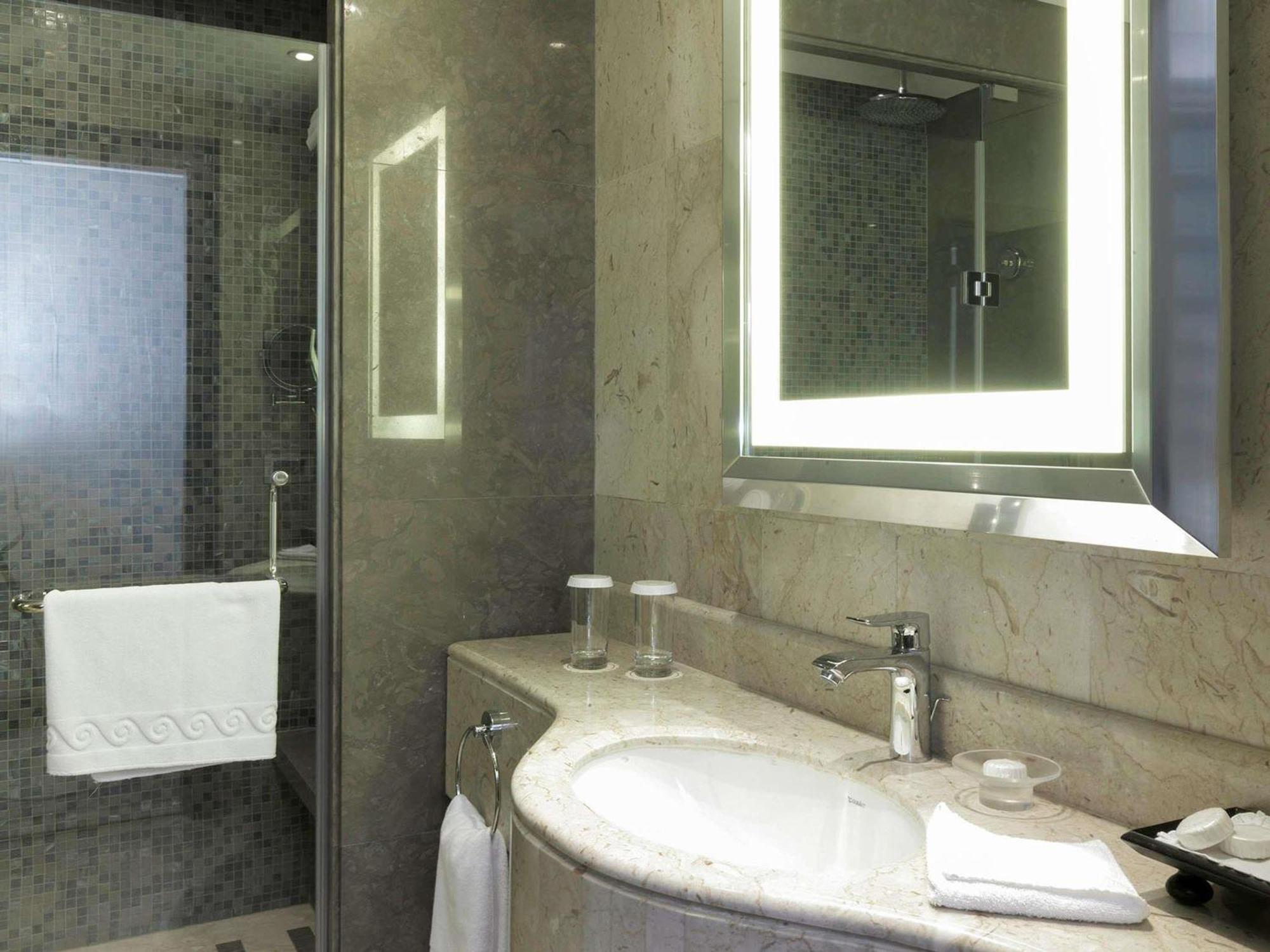 Luxury King Room